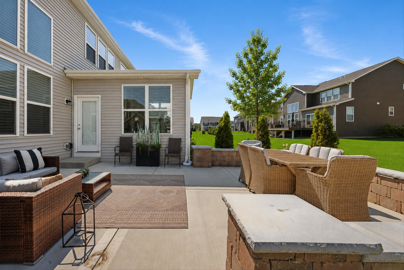 2540 Weatherbee Lane