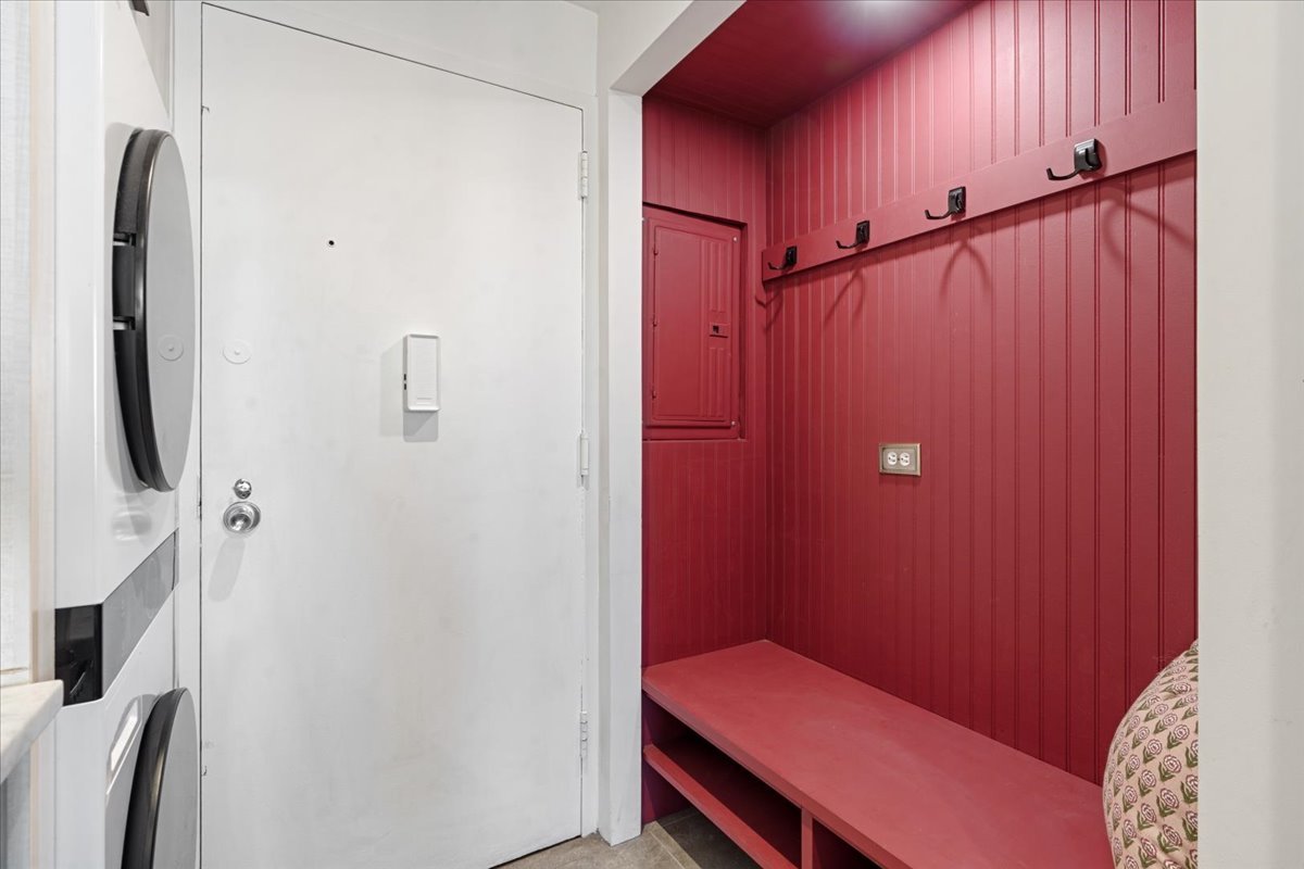 1 E Schiller Street Unit: 16C