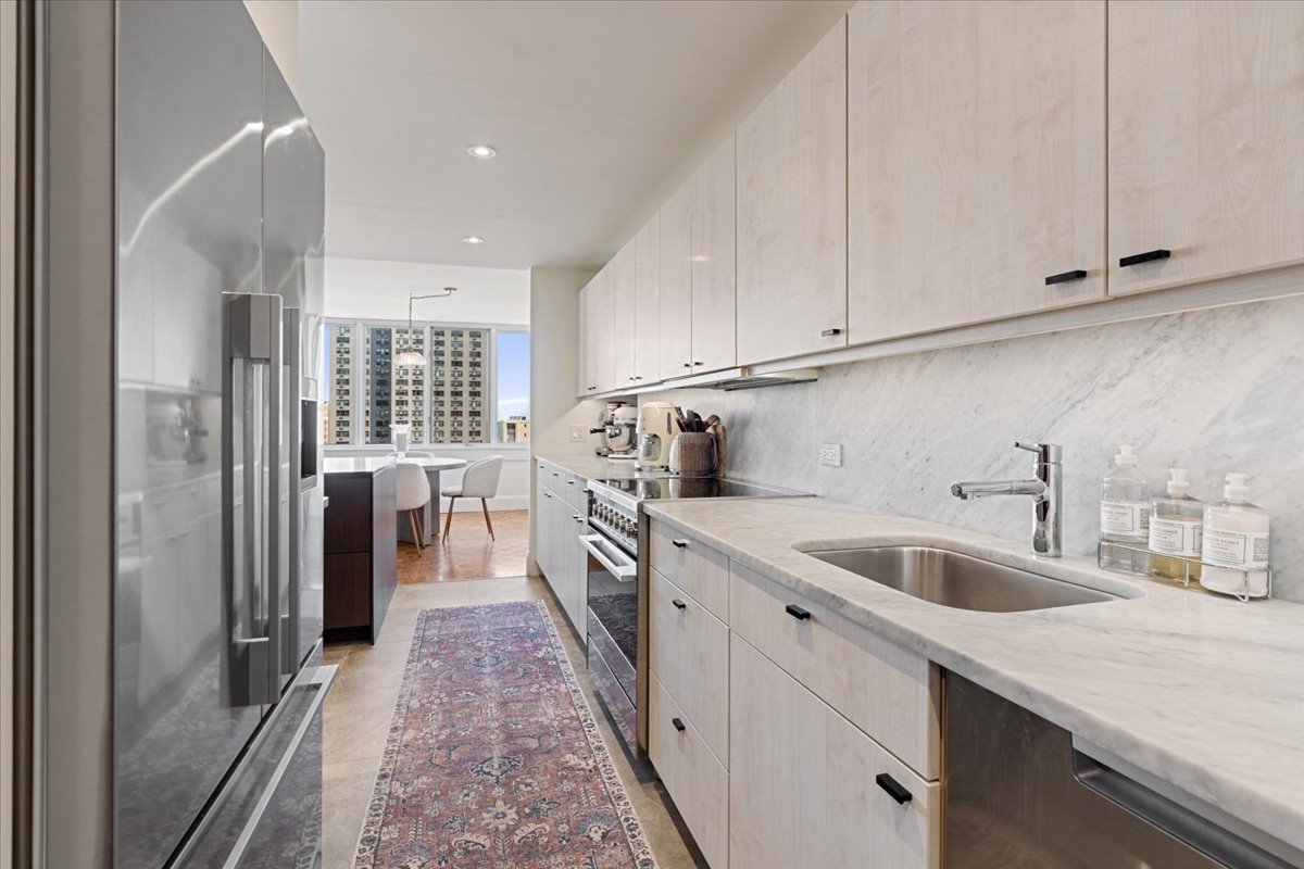 1 E Schiller Street Unit: 16C