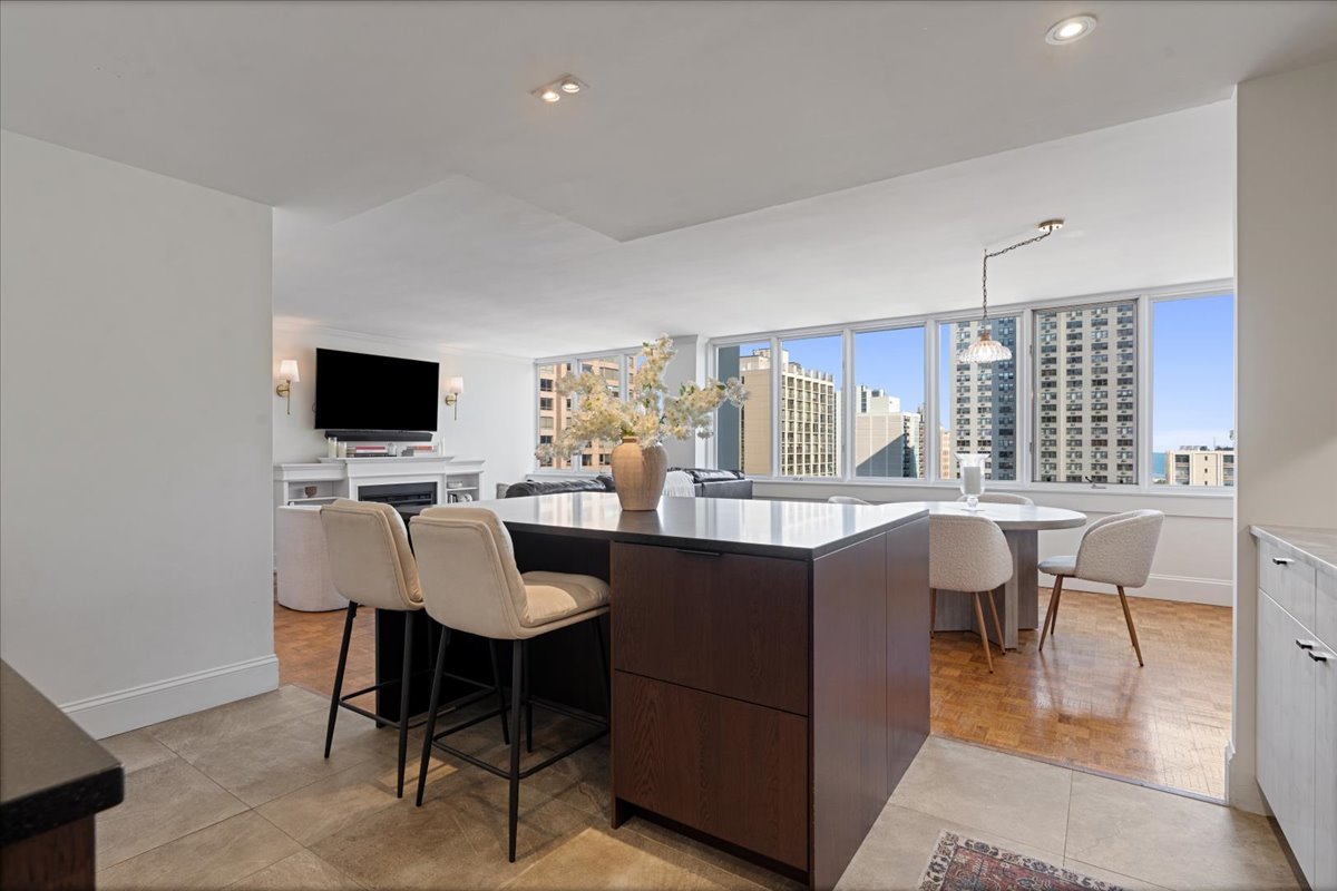 1 E Schiller Street Unit: 16C