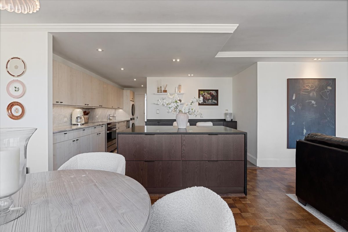 1 E Schiller Street Unit: 16C