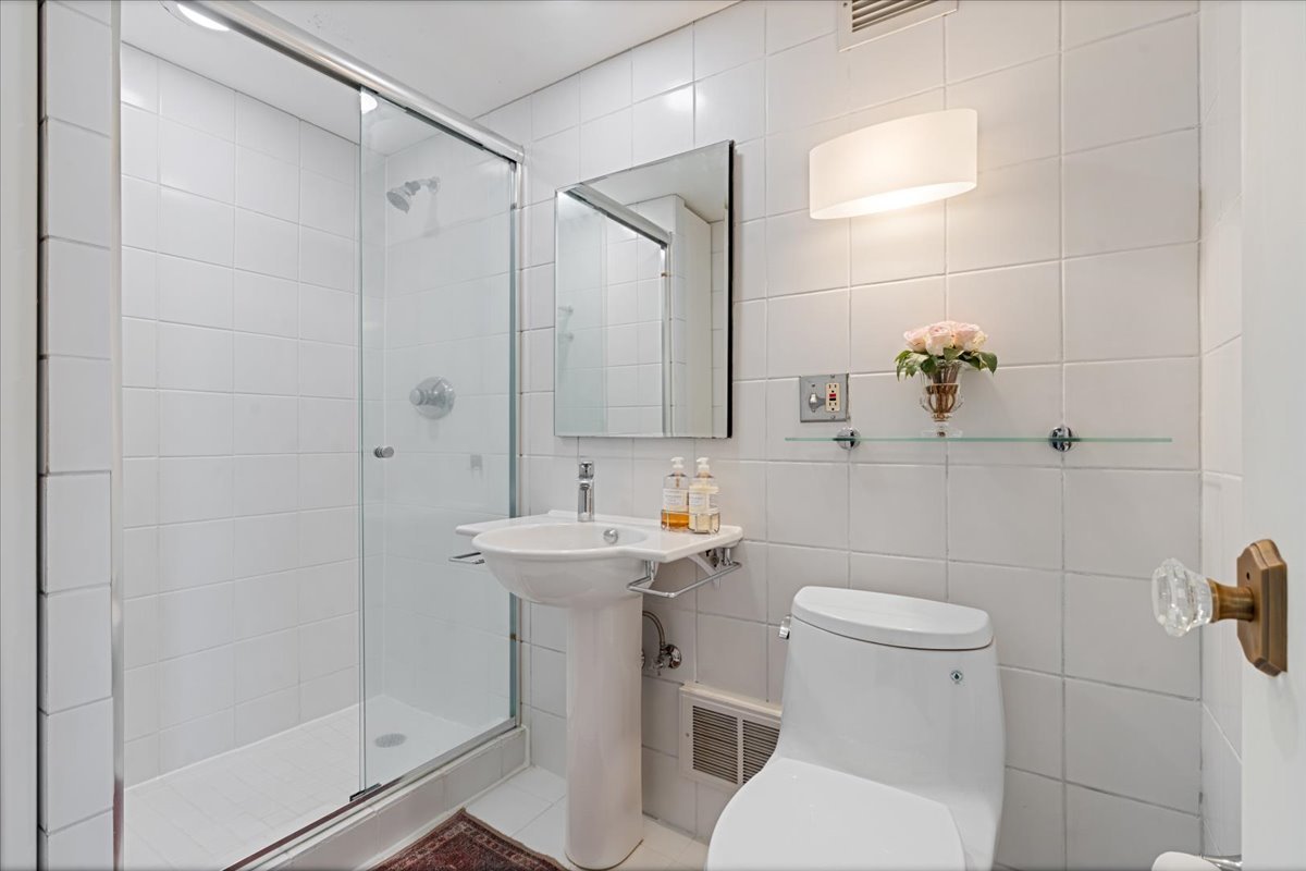 1 E Schiller Street Unit: 16C