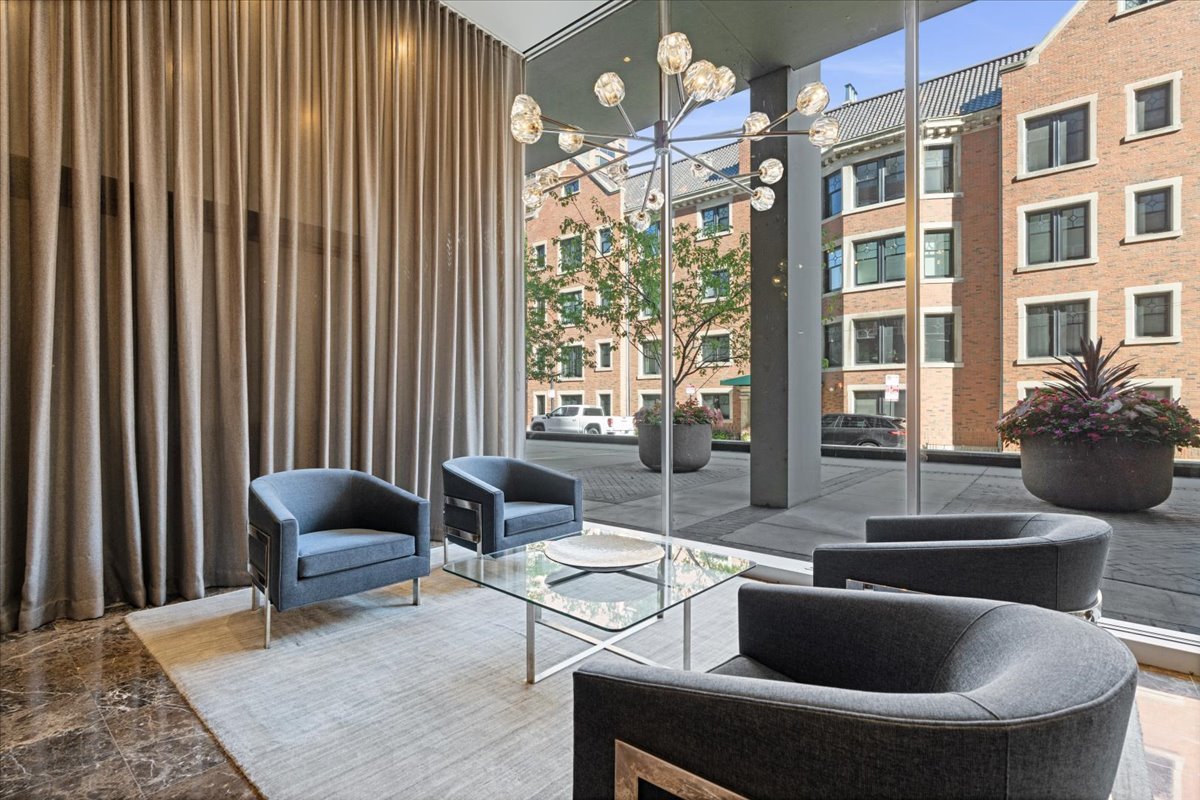 1 E Schiller Street Unit: 16C