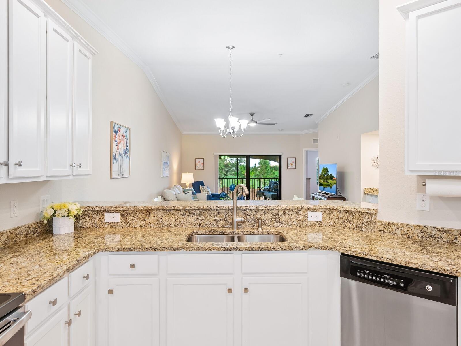 5538 PALMER CIR #206