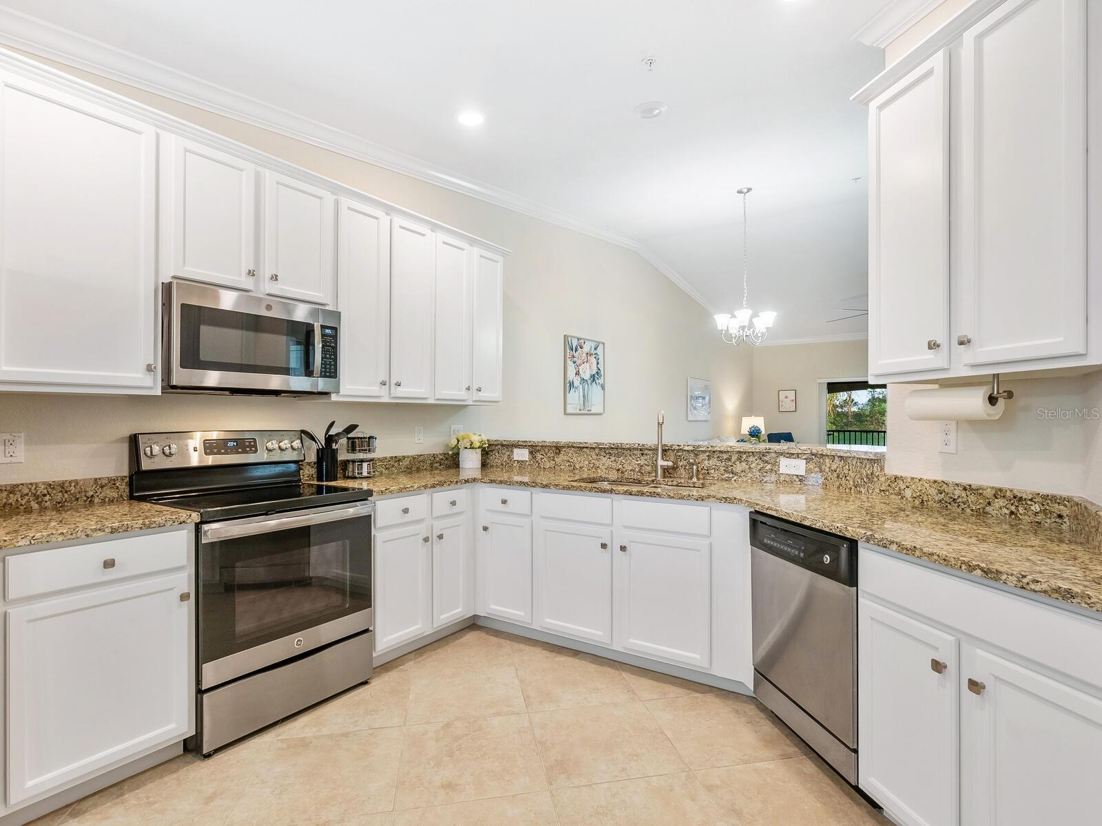 5538 PALMER CIR #206