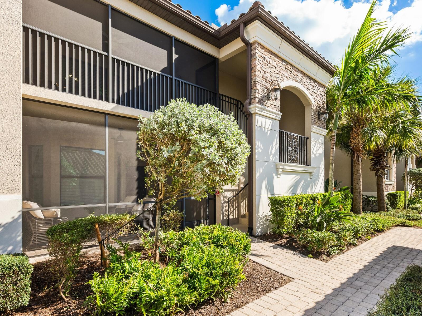 5538 PALMER CIR #206