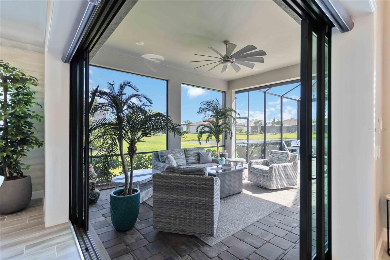 7327 SUMMERLAND CV