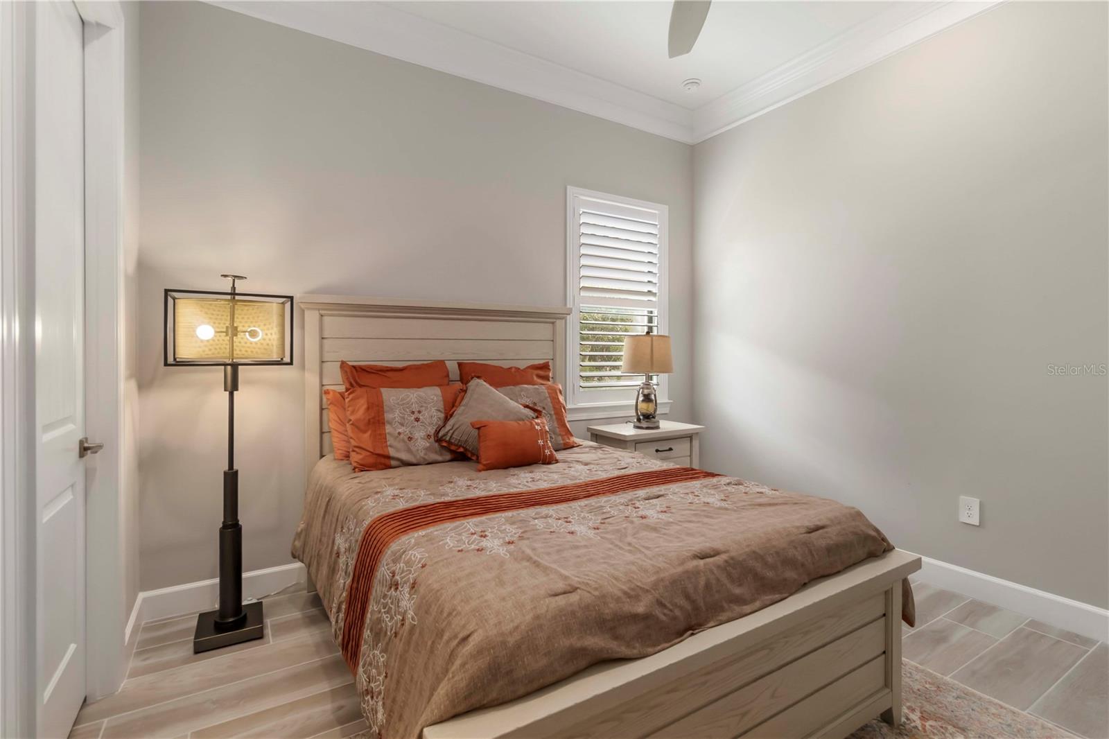 7327 SUMMERLAND CV