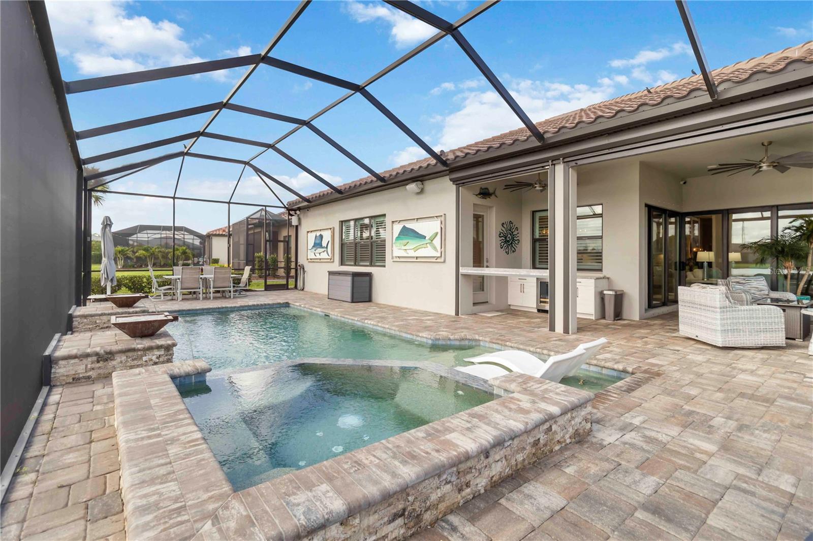 7327 SUMMERLAND CV