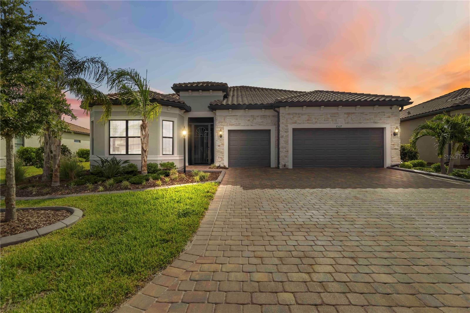 7327 SUMMERLAND CV