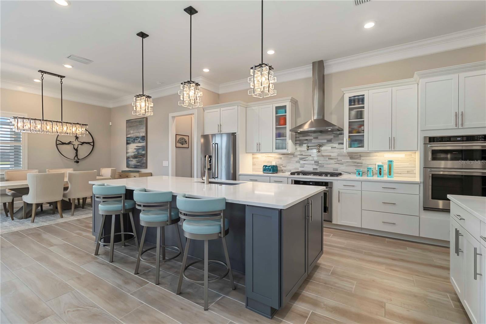 7327 SUMMERLAND CV