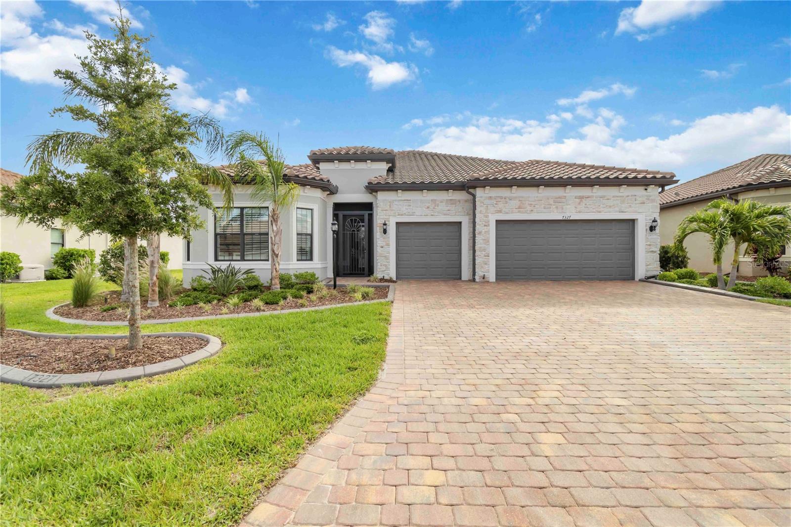 7327 SUMMERLAND CV