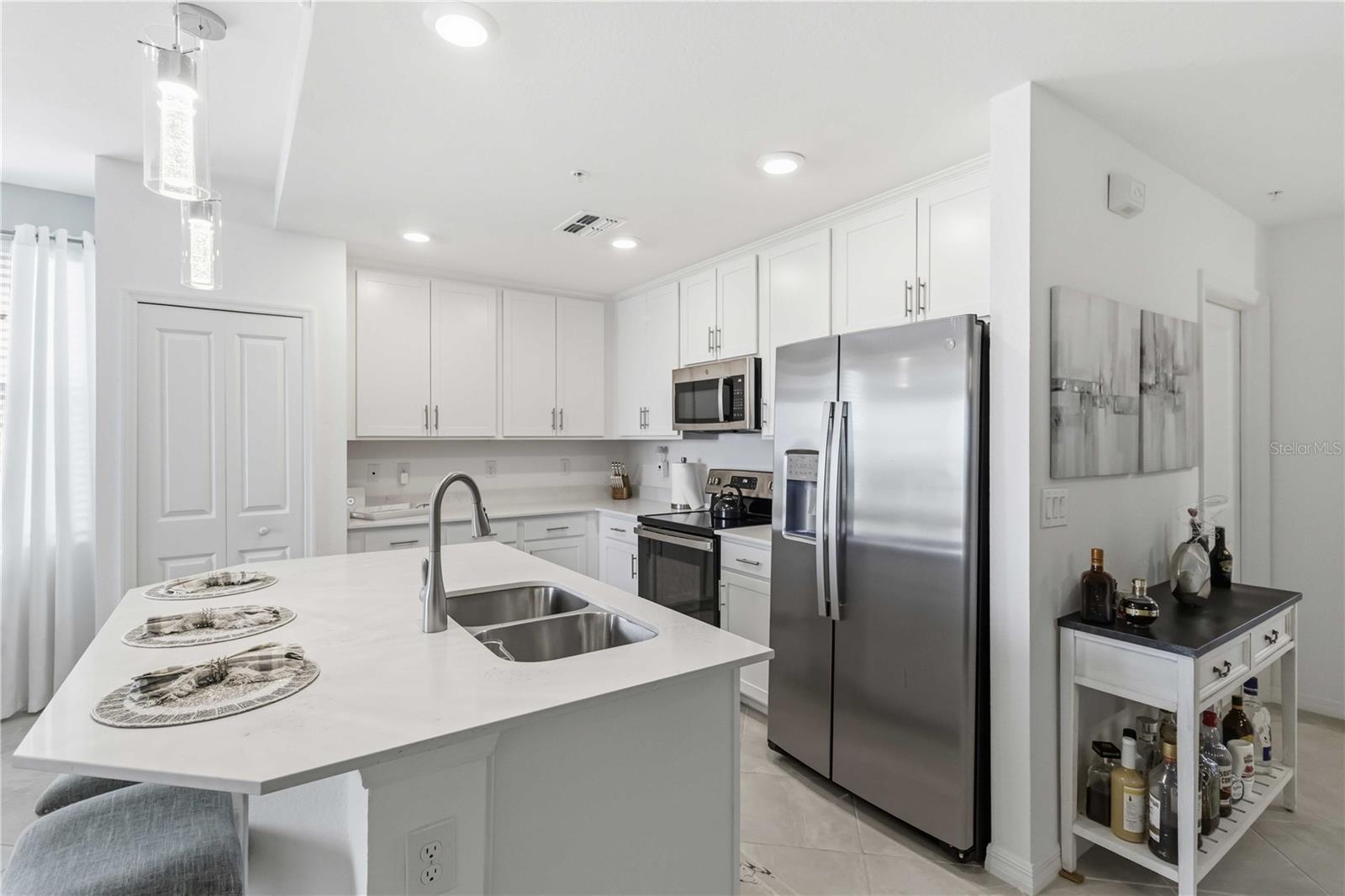 12140 WELLEN GOLF ST #208