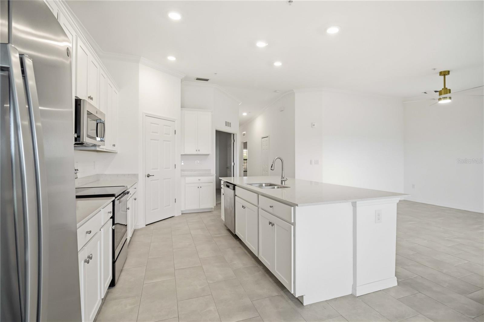 5695 PALMER CIR #203