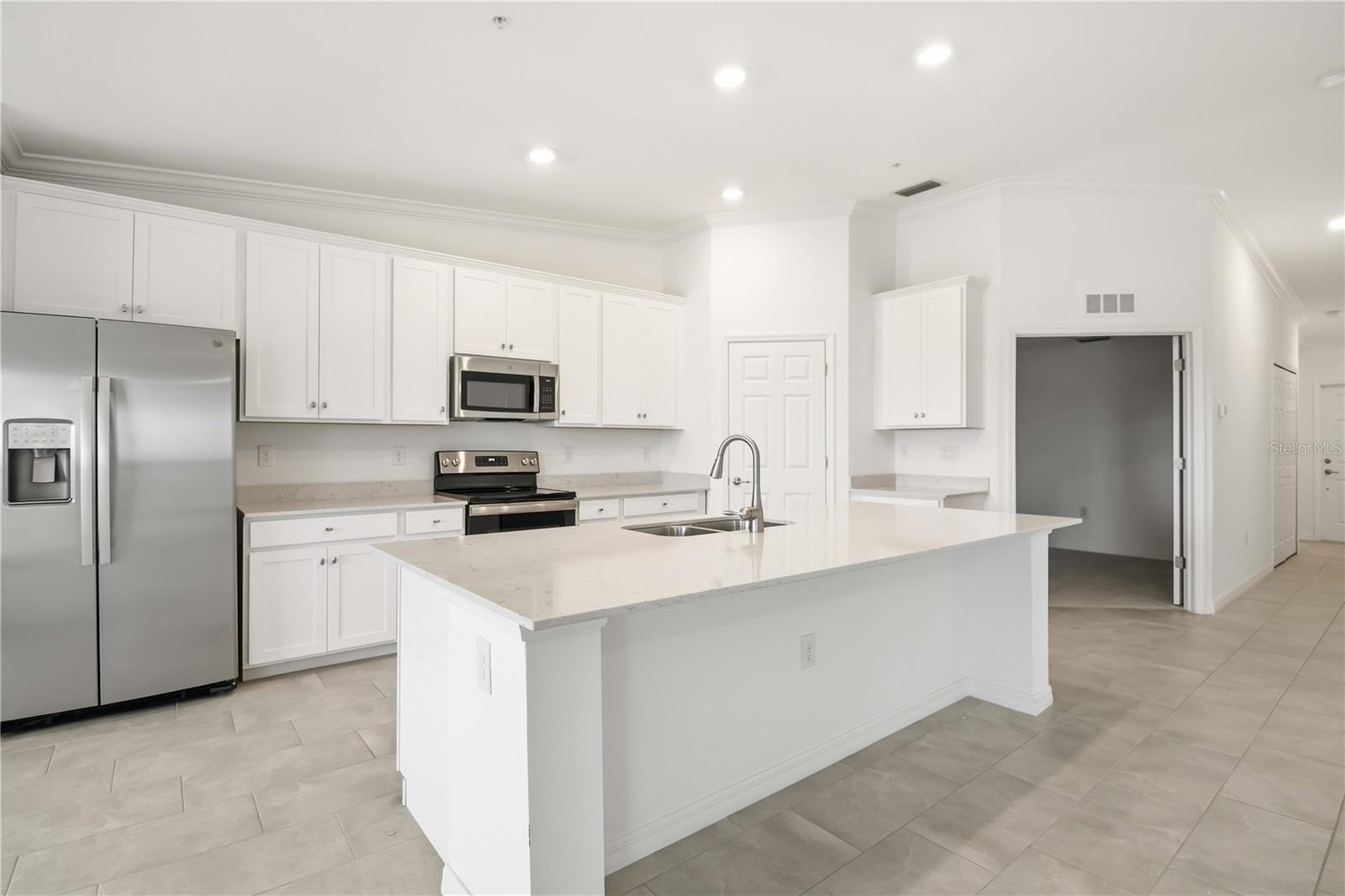 5695 PALMER CIR #203