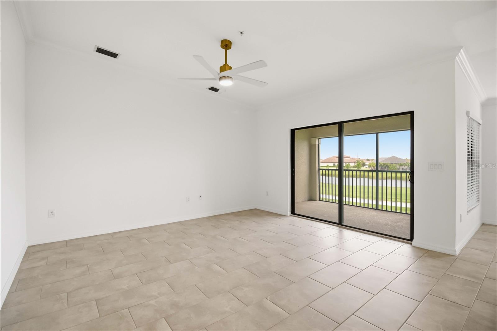 5695 PALMER CIR #203
