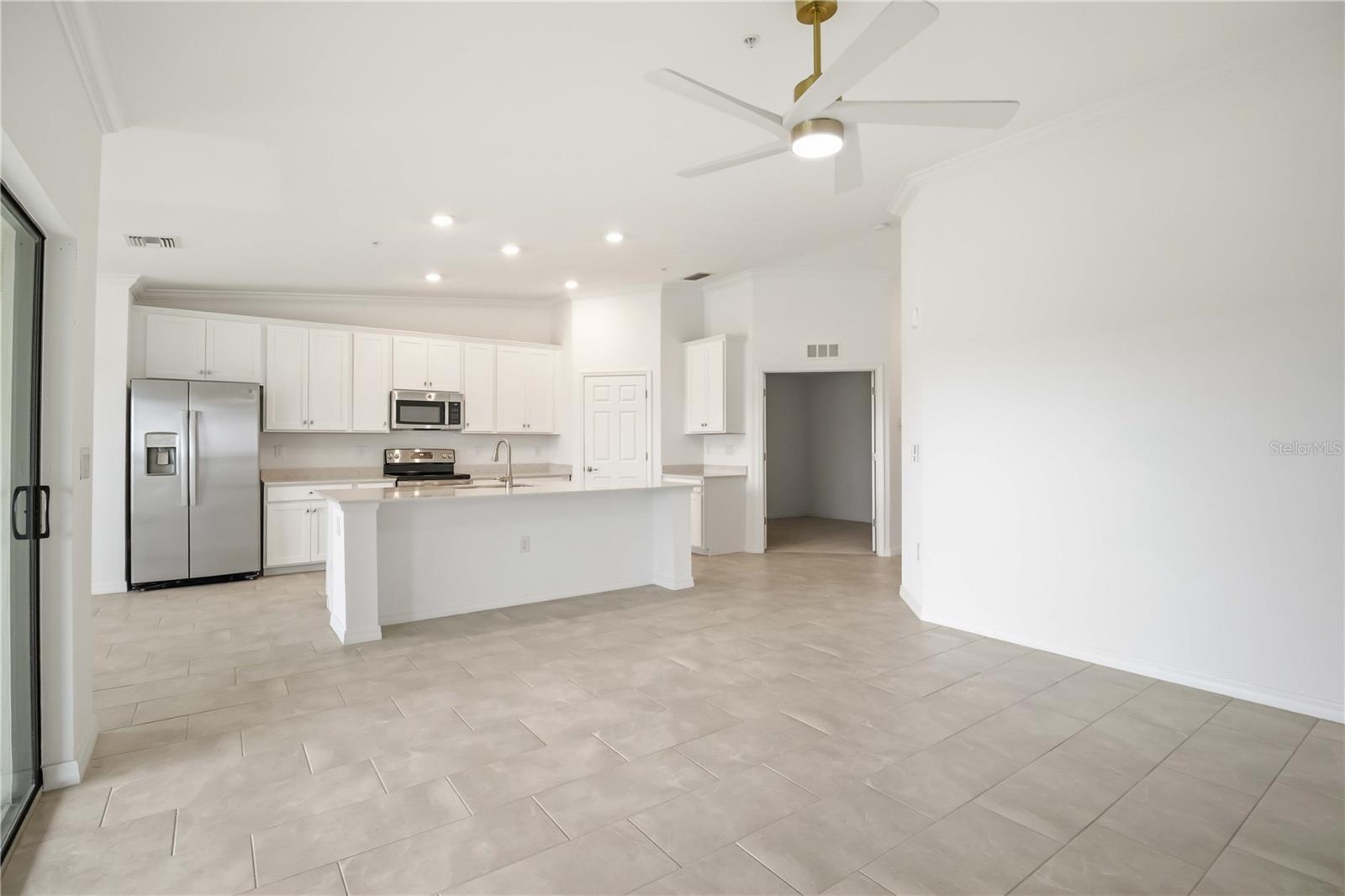 5695 PALMER CIR #203