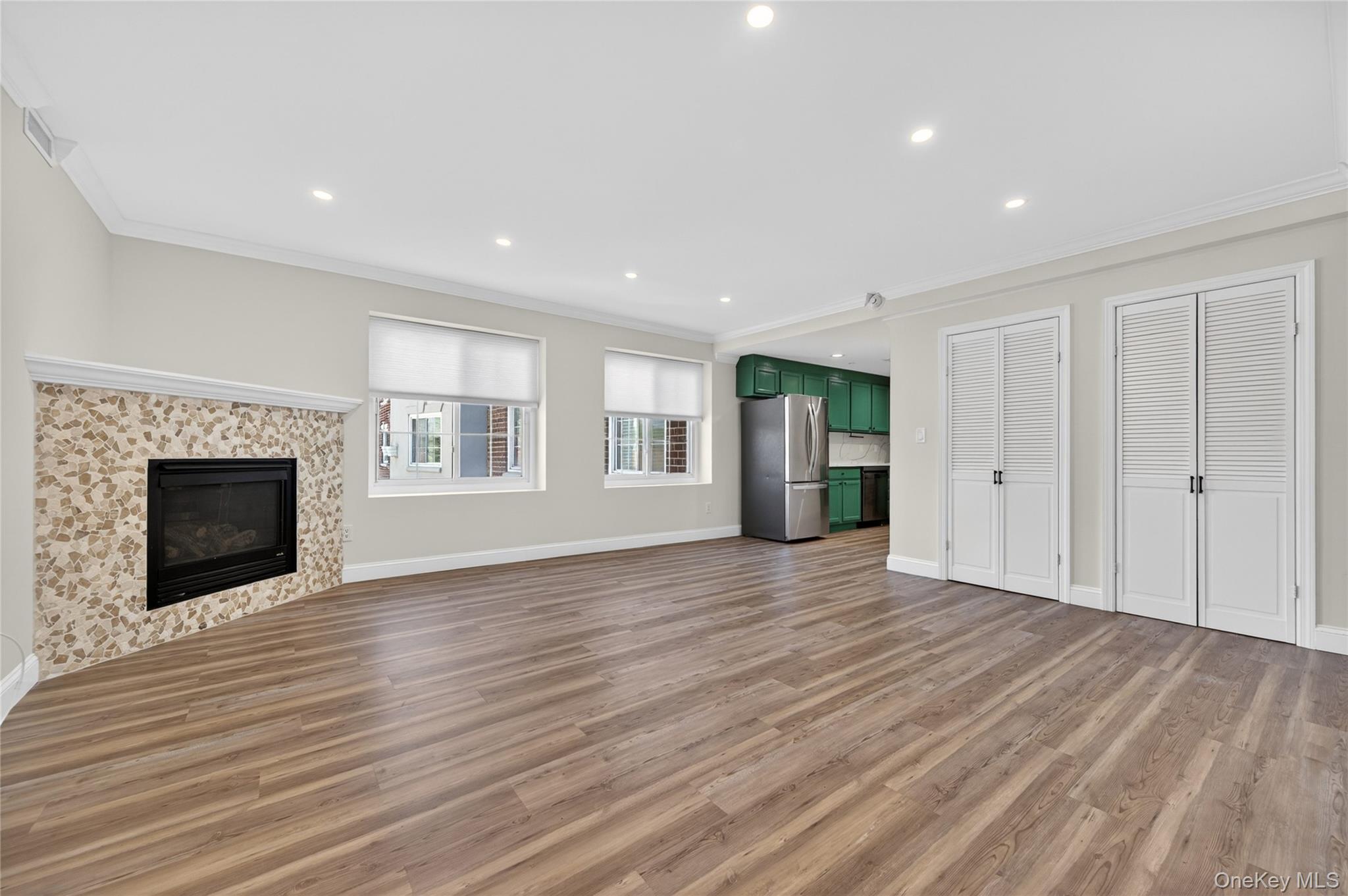 242 Maple Avenue Unit: 419