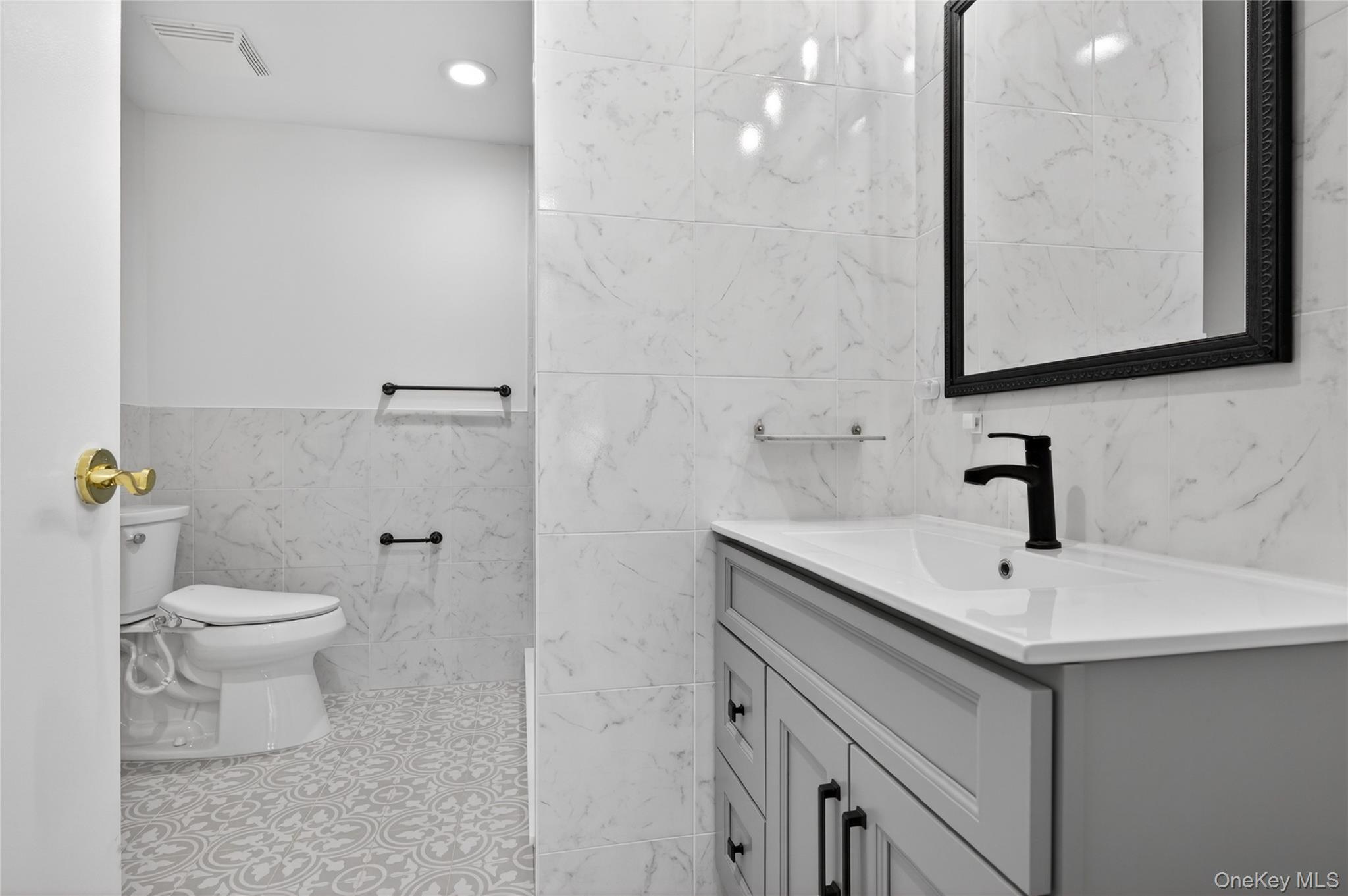 242 Maple Avenue Unit: 419