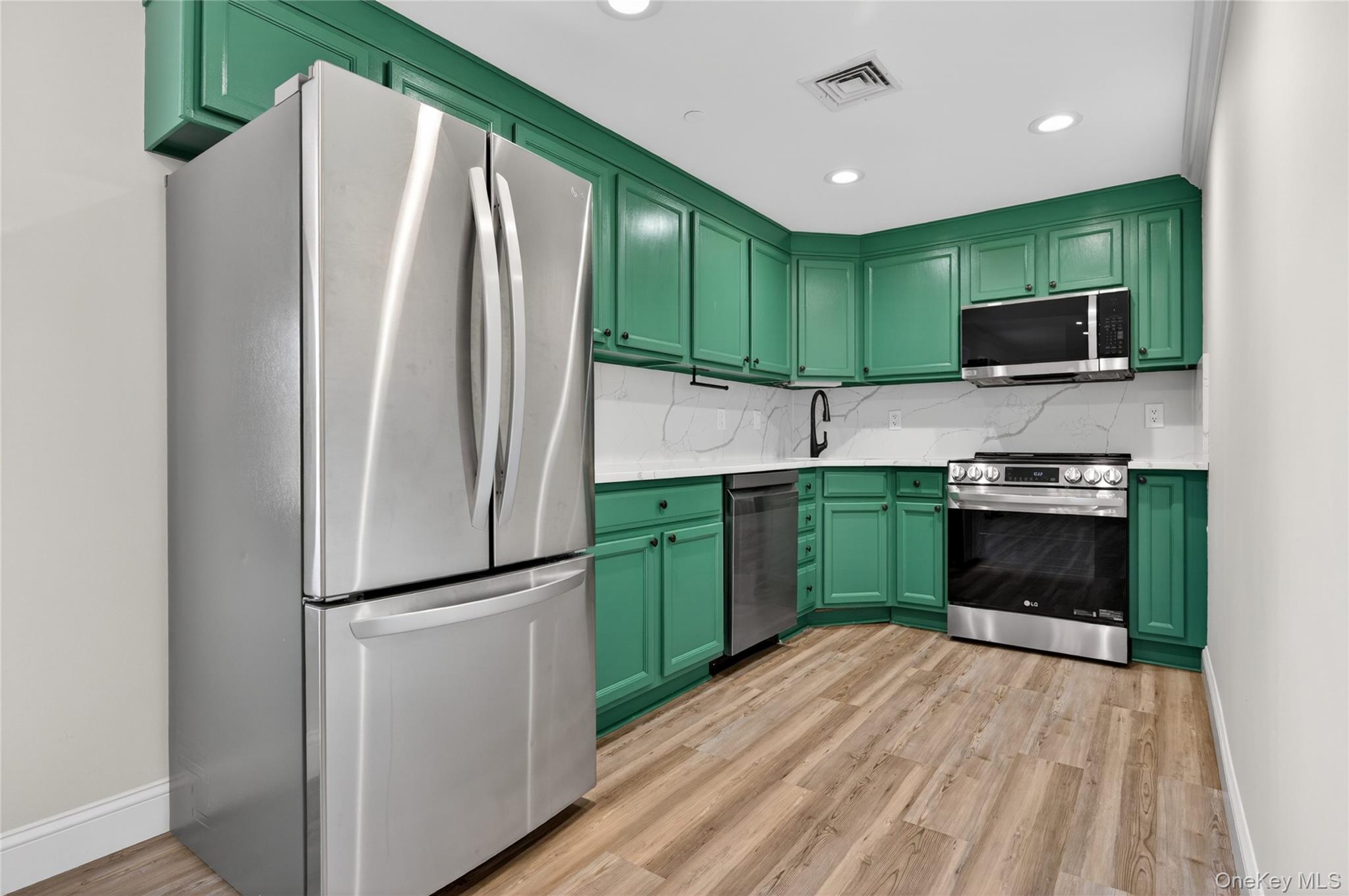 242 Maple Avenue Unit: 419