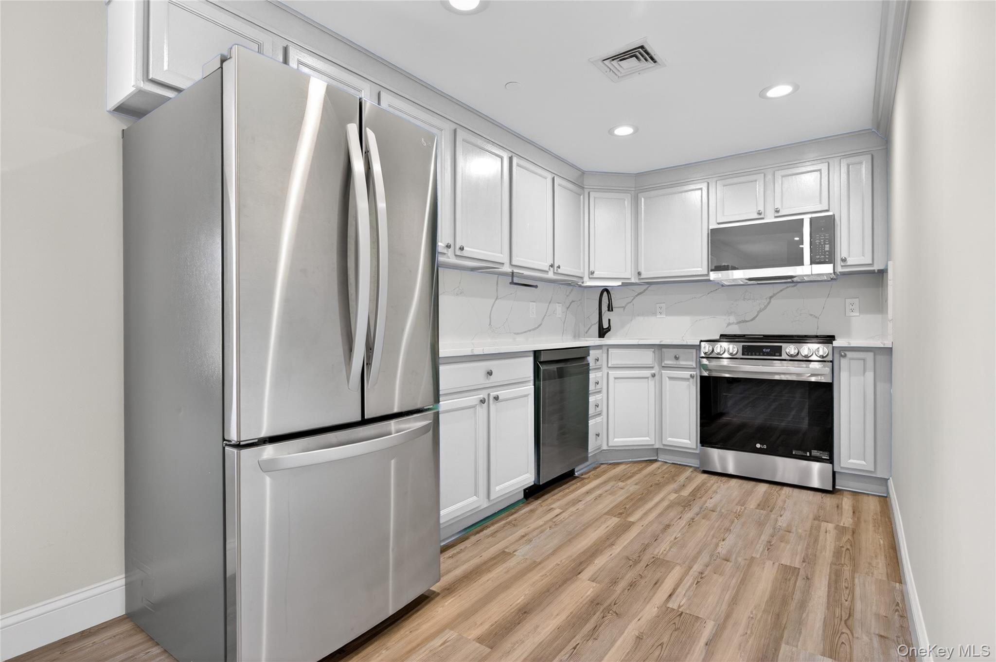 242 Maple Avenue Unit: 419