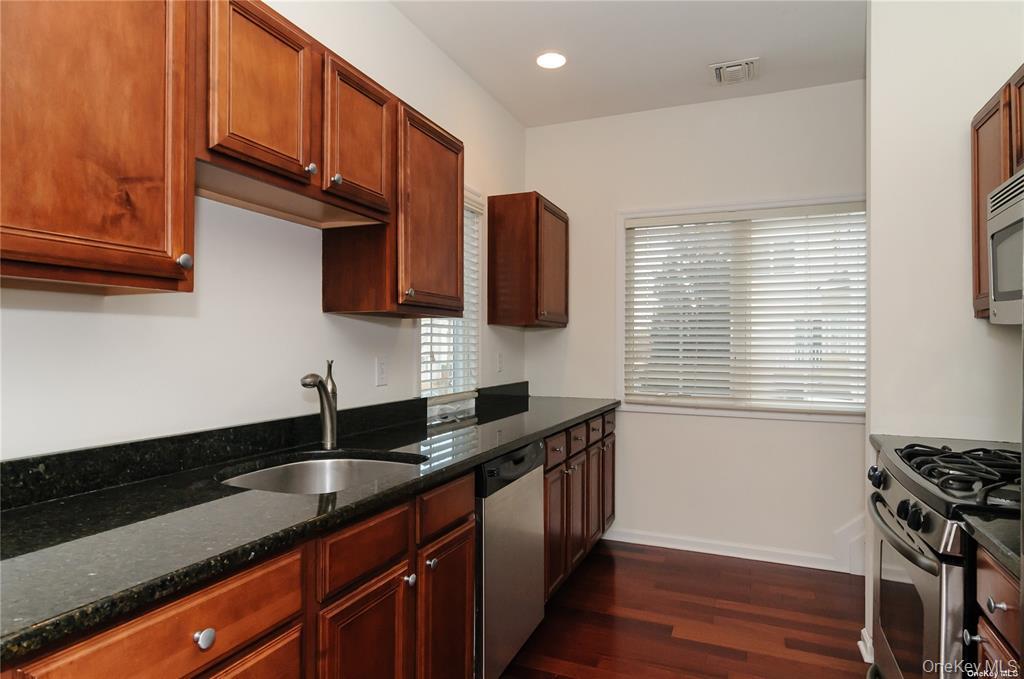 330 Maple Avenue Unit: 4