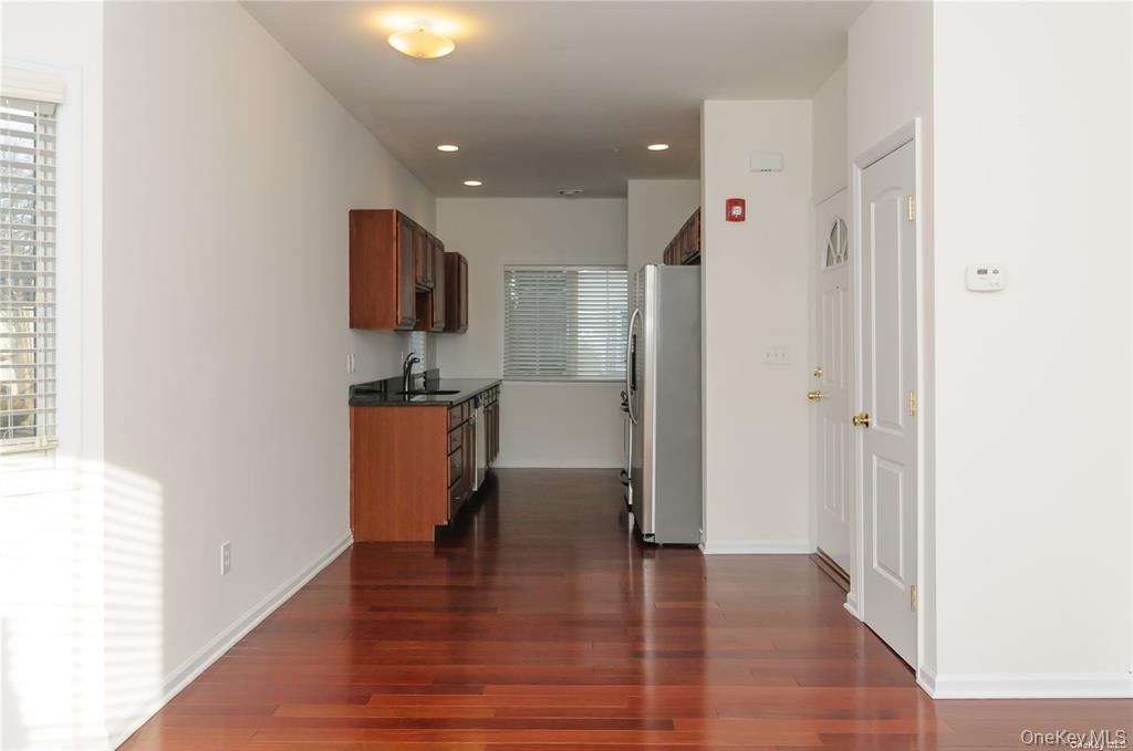 330 Maple Avenue Unit: 4