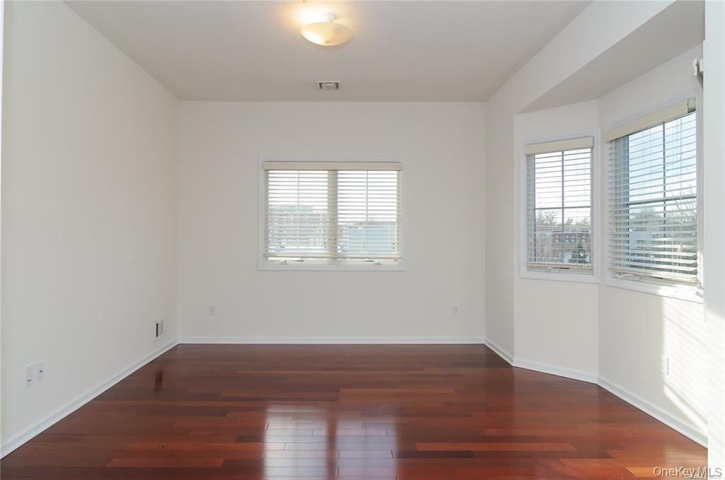 330 Maple Avenue Unit: 4