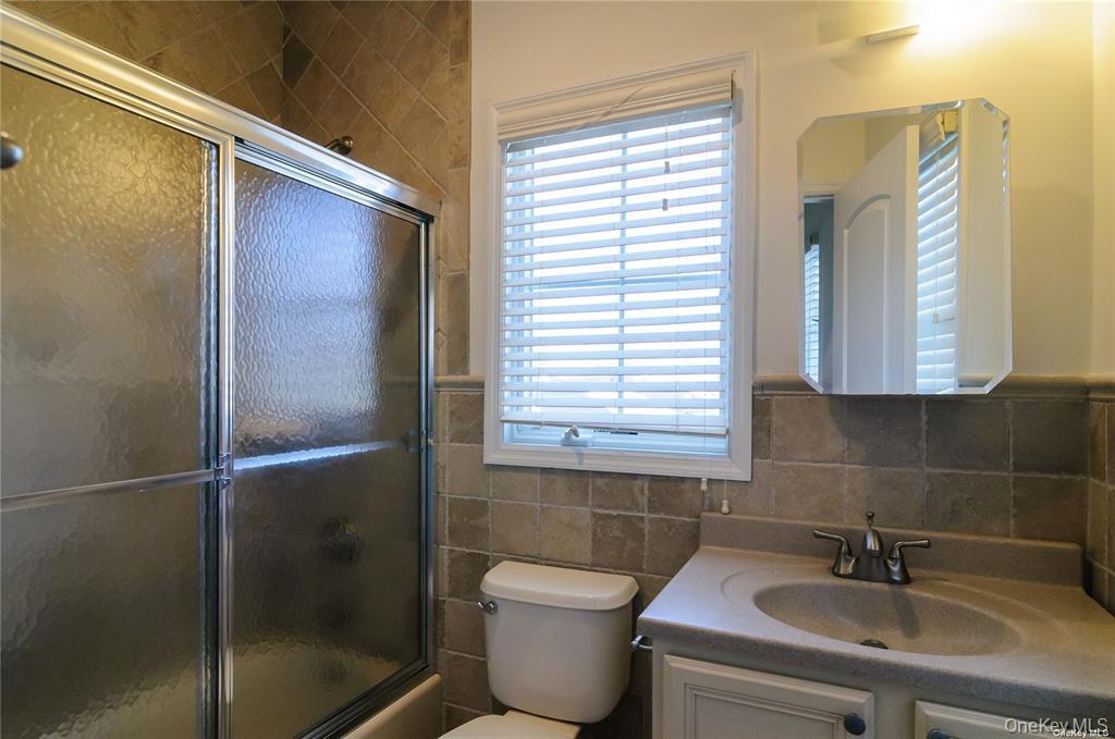 330 Maple Avenue Unit: 4