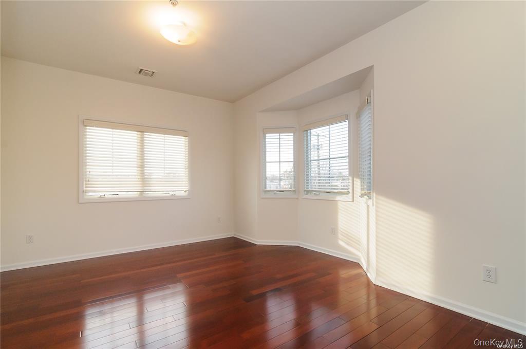 330 Maple Avenue Unit: 4