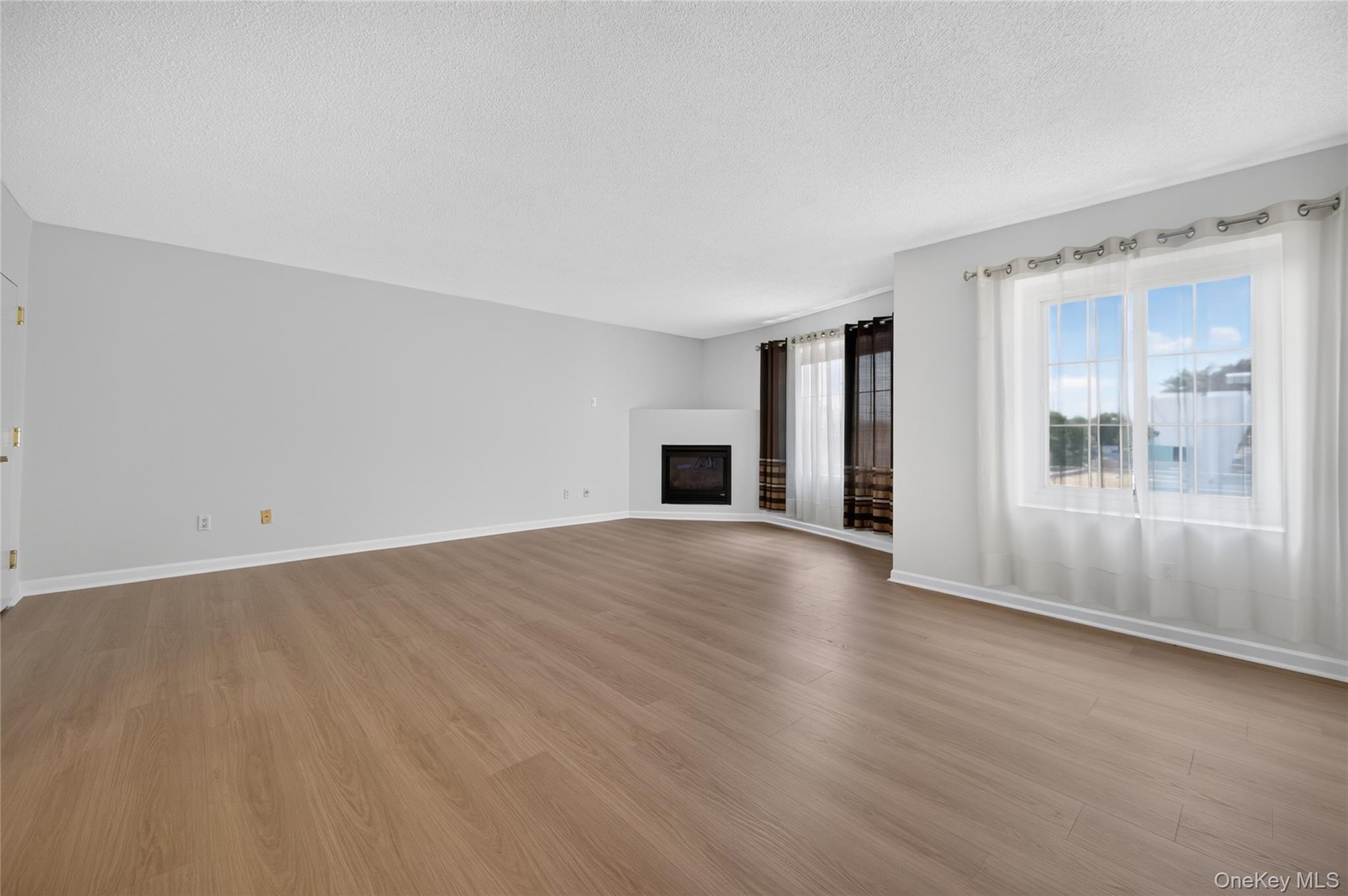 242 Maple Avenue Unit: 504