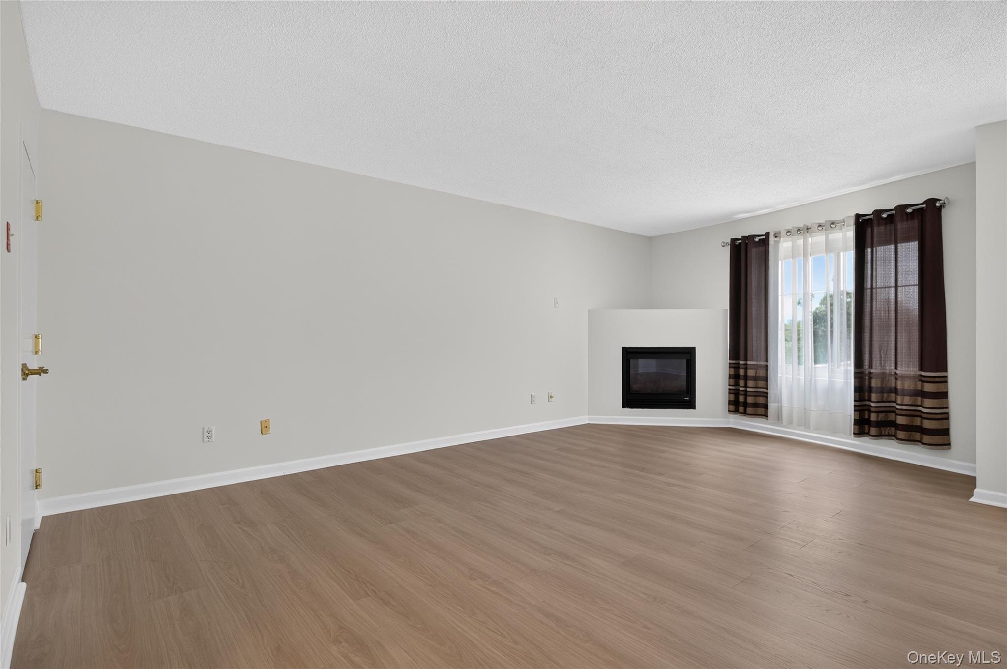 242 Maple Avenue Unit: 504