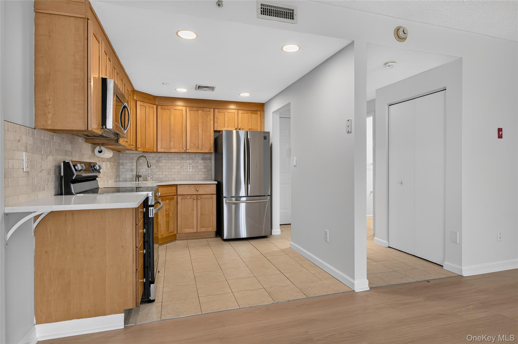 242 Maple Avenue Unit: 504