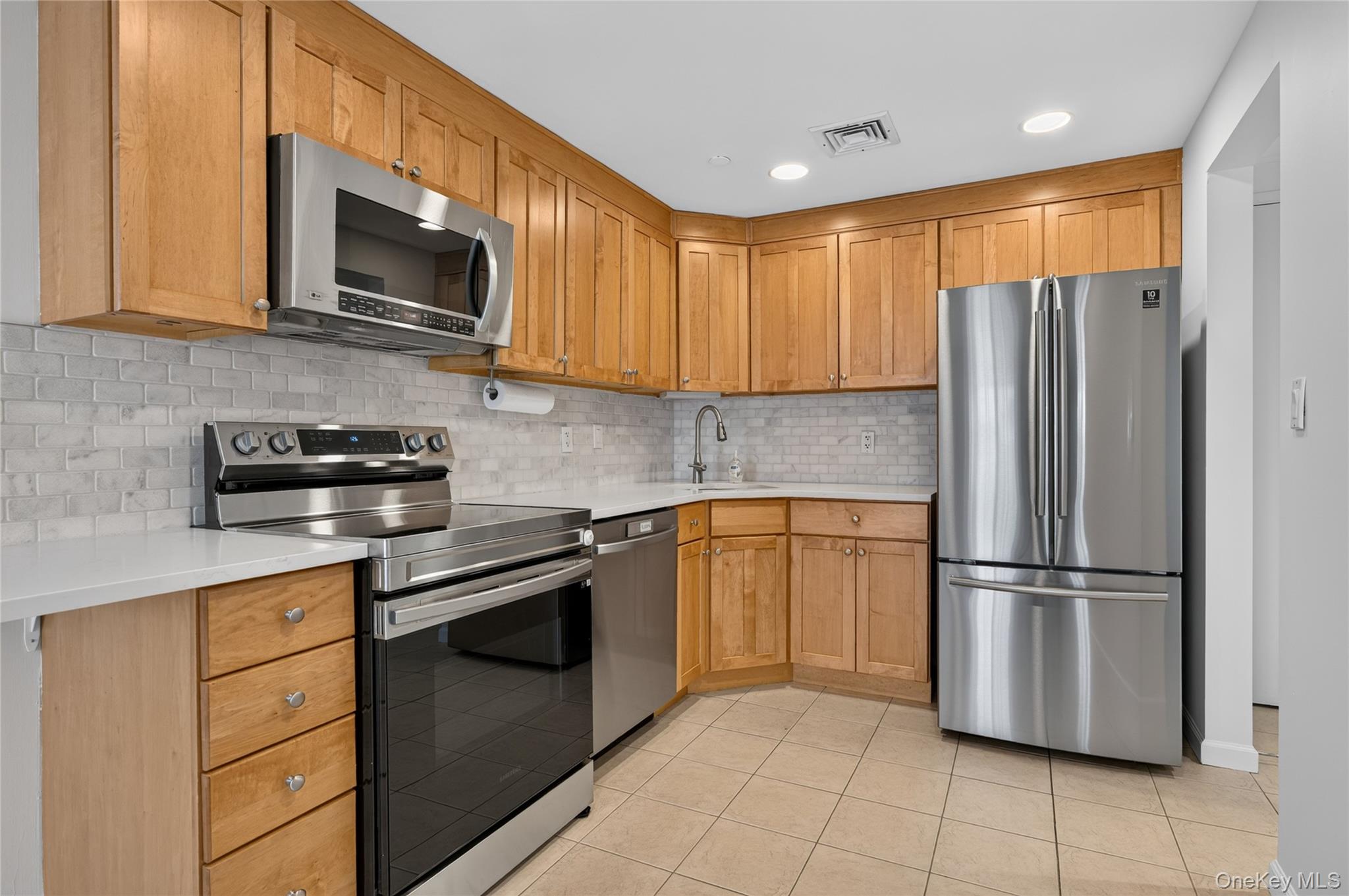 242 Maple Avenue Unit: 504