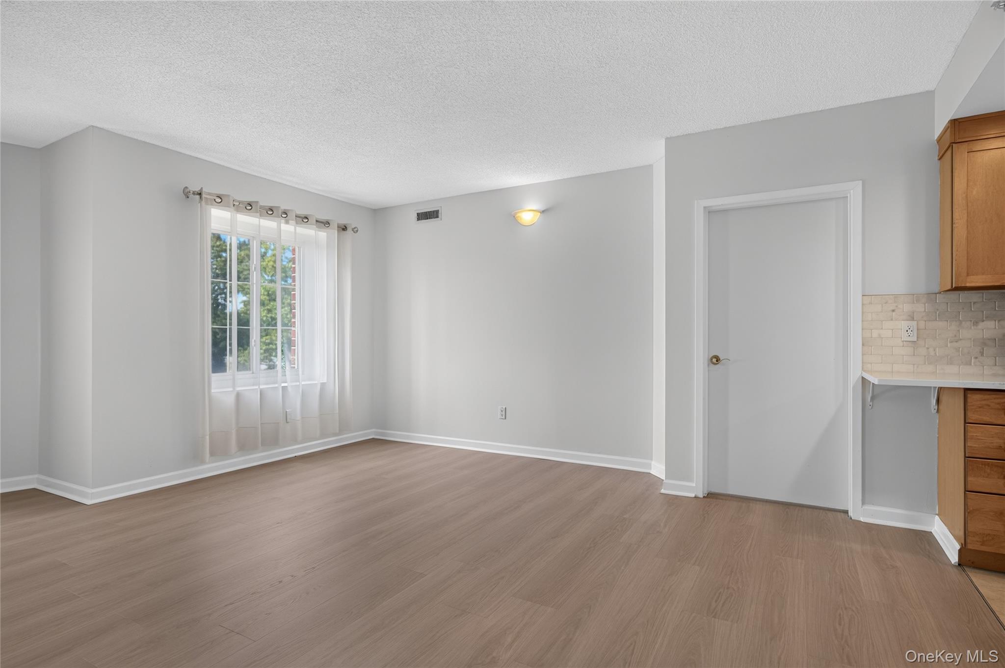 242 Maple Avenue Unit: 504