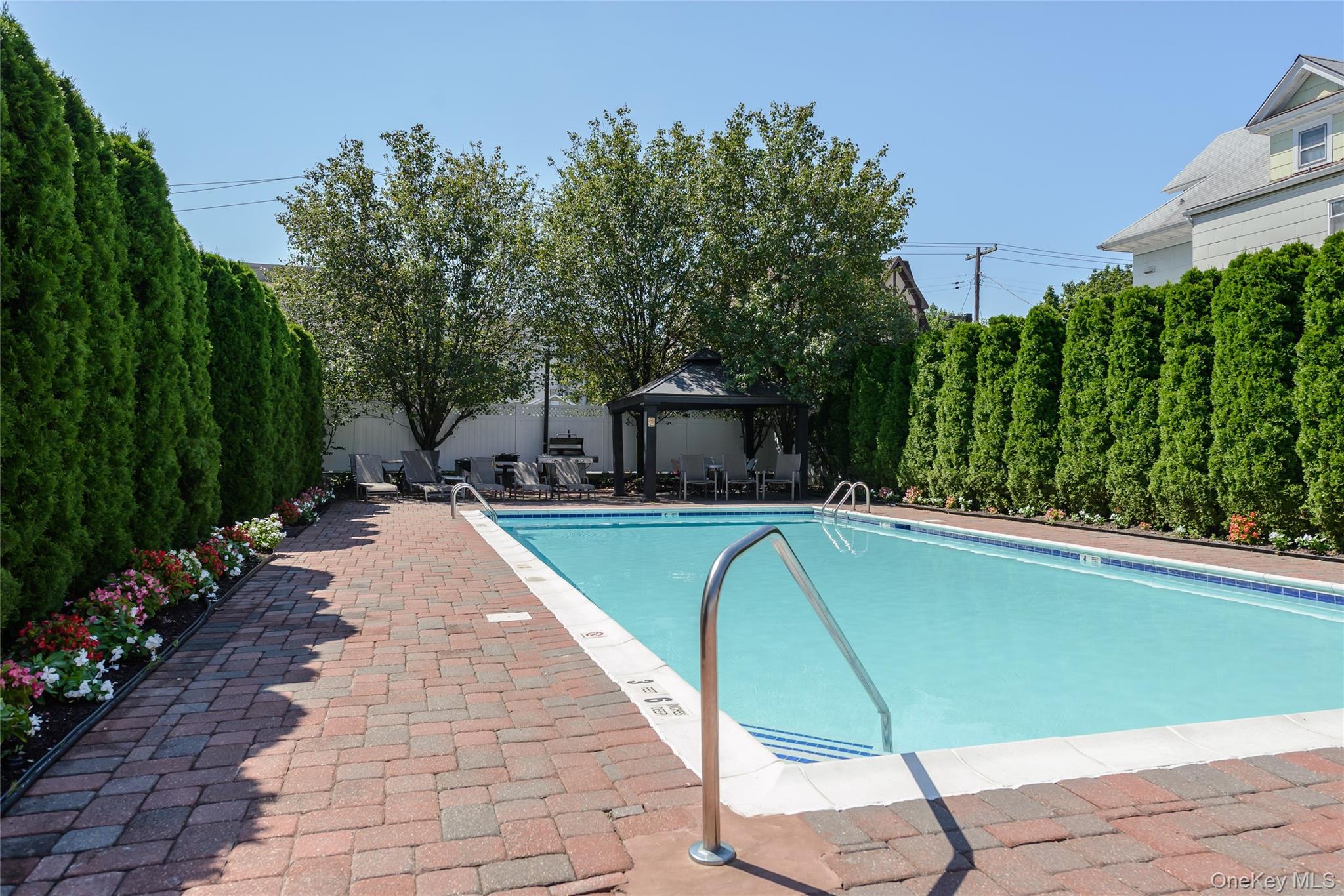 242 Maple Avenue Unit: 504