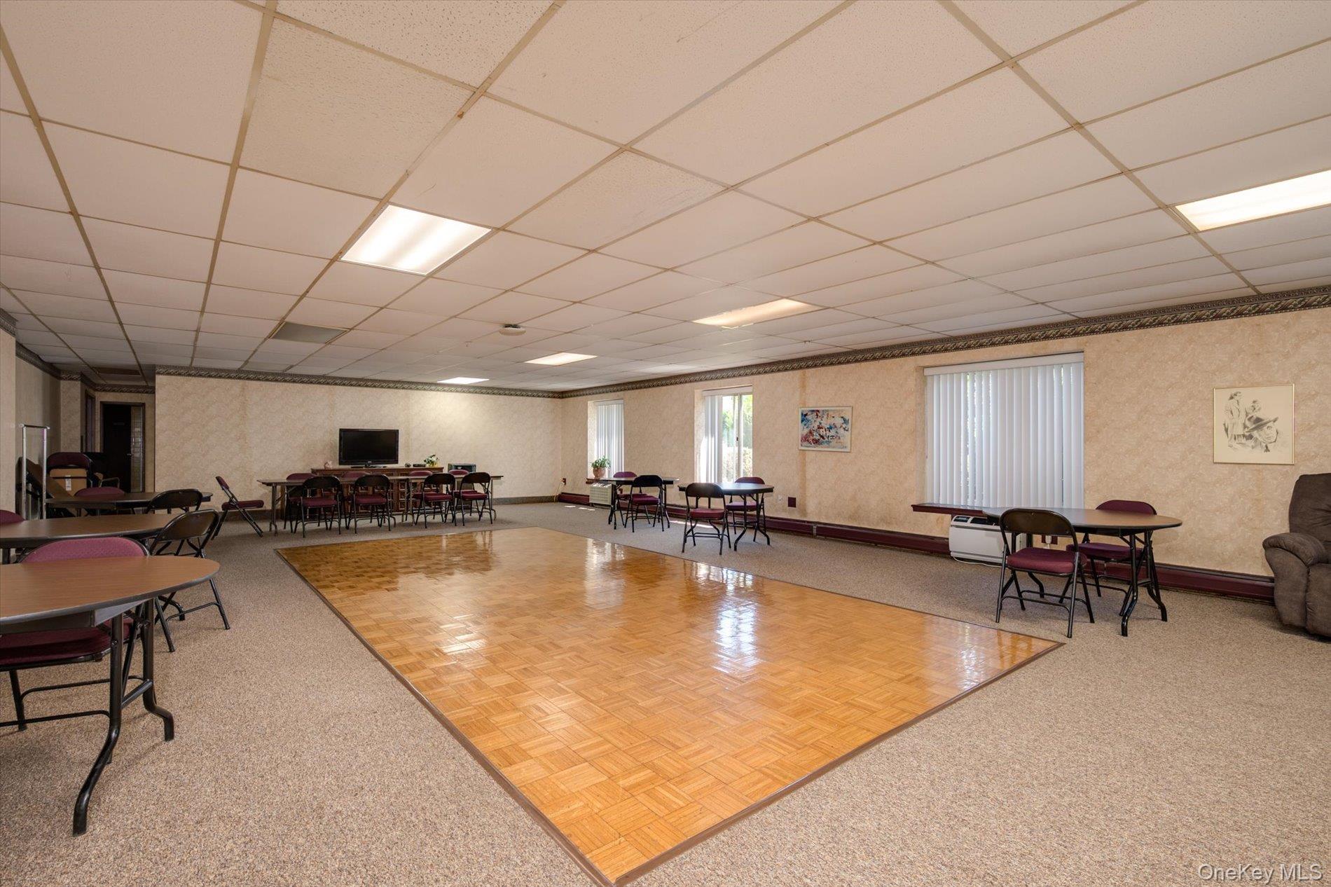 135 Post Avenue Unit: 3R