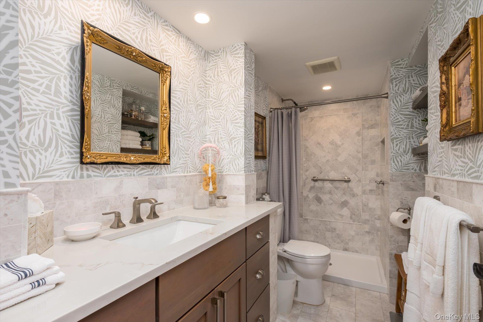 135 Post Avenue Unit: 3R