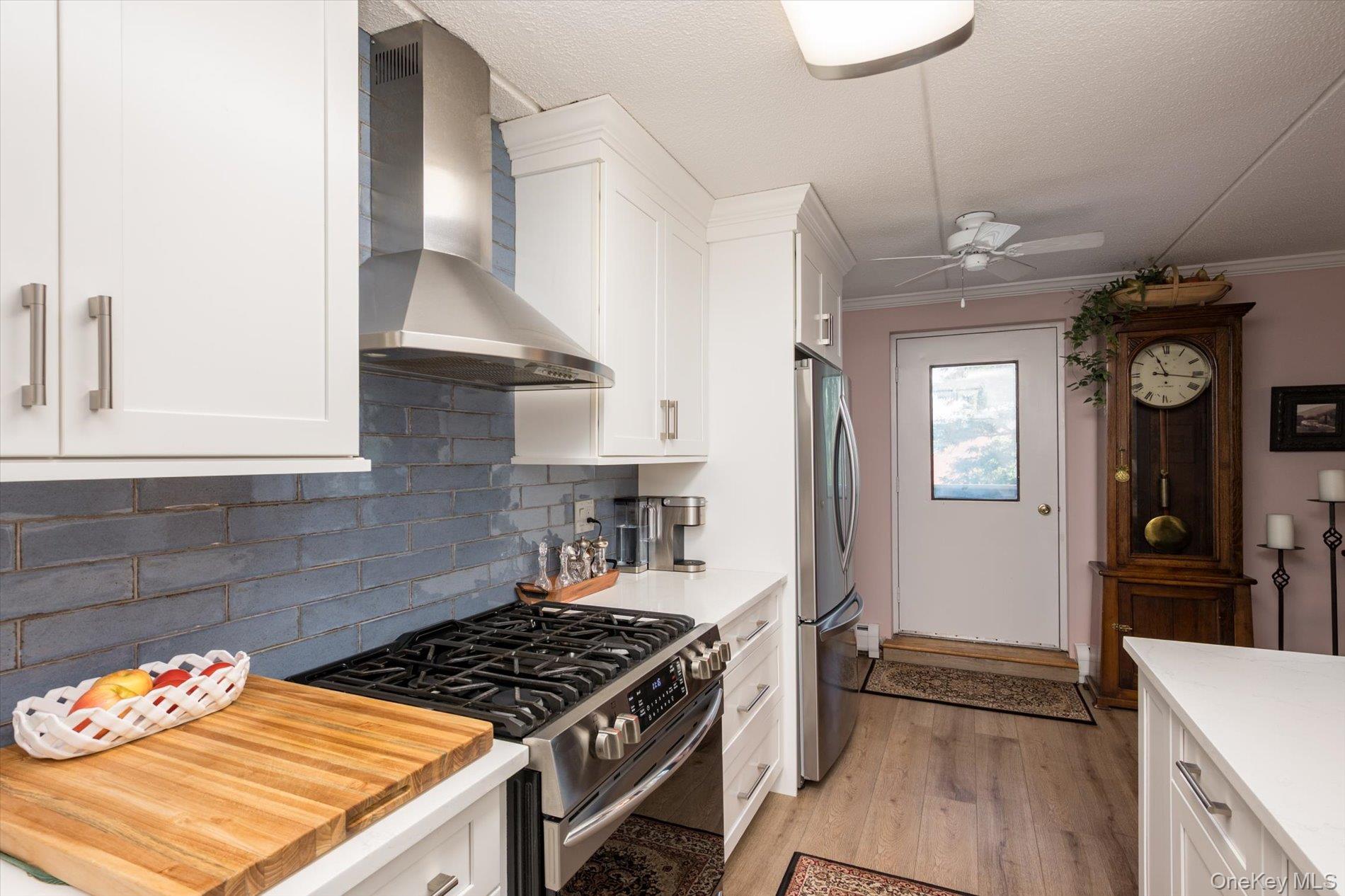 135 Post Avenue Unit: 3R