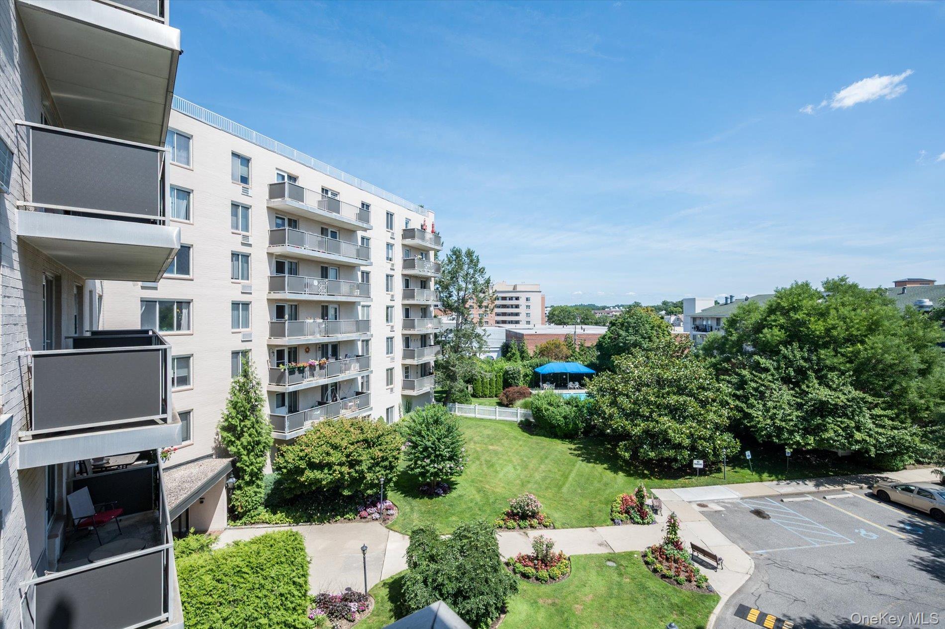 135 Post Avenue Unit: 3R