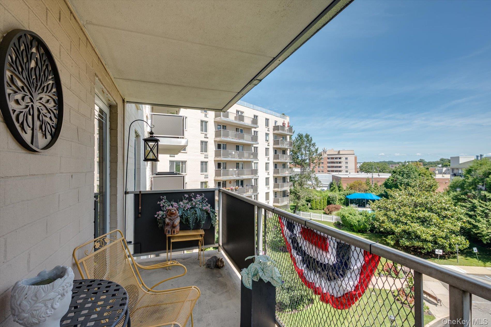 135 Post Avenue Unit: 3R