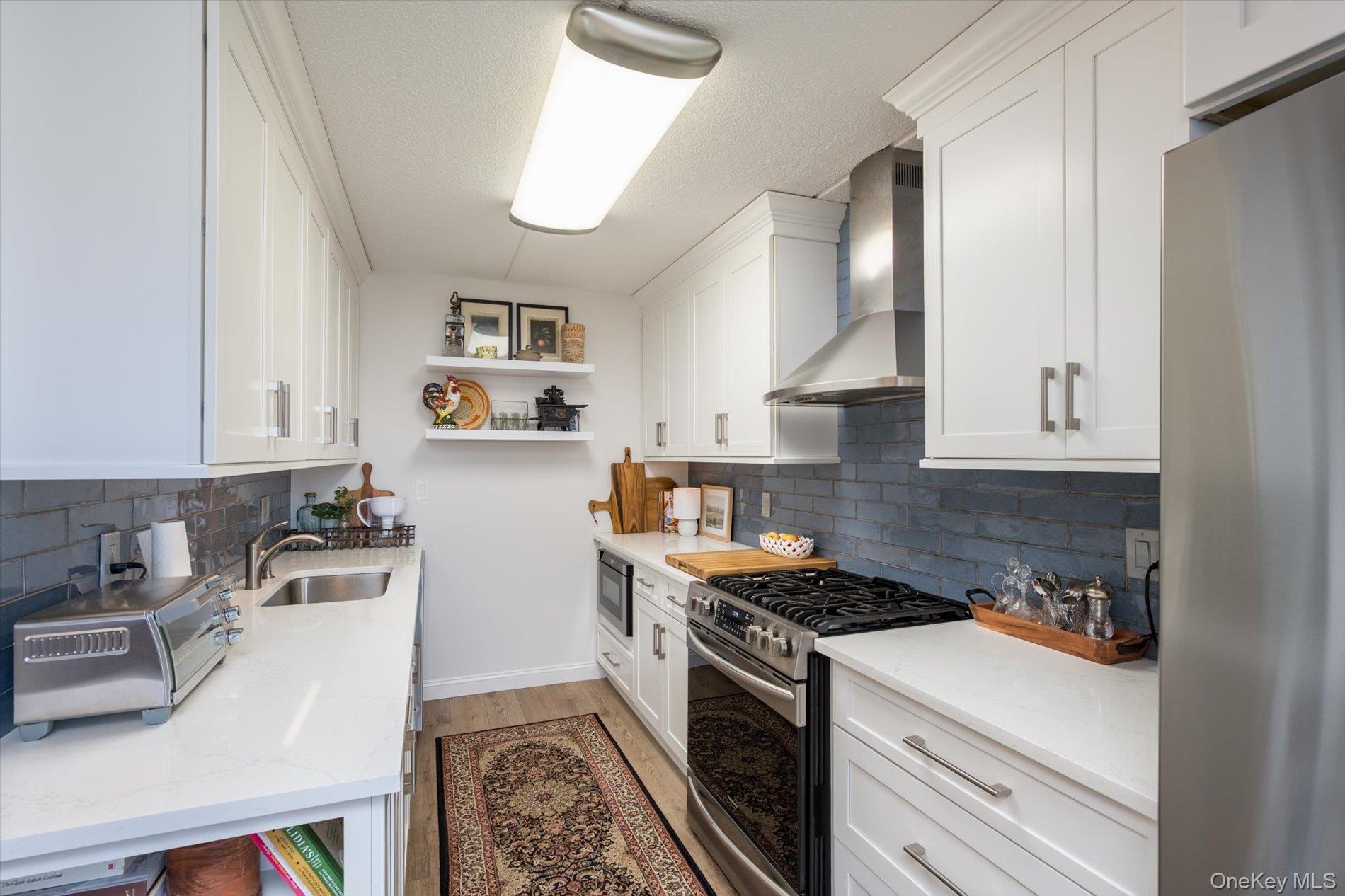 135 Post Avenue Unit: 3R