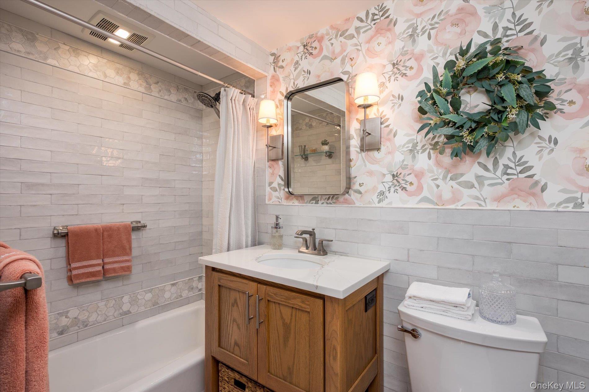 135 Post Avenue Unit: 3R