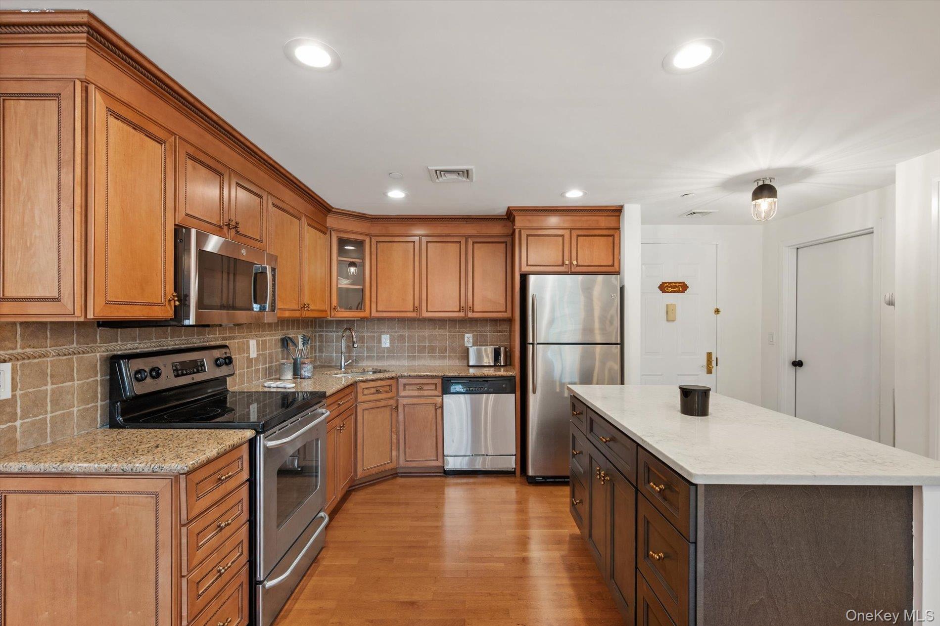 242 Maple Avenue Unit: 308
