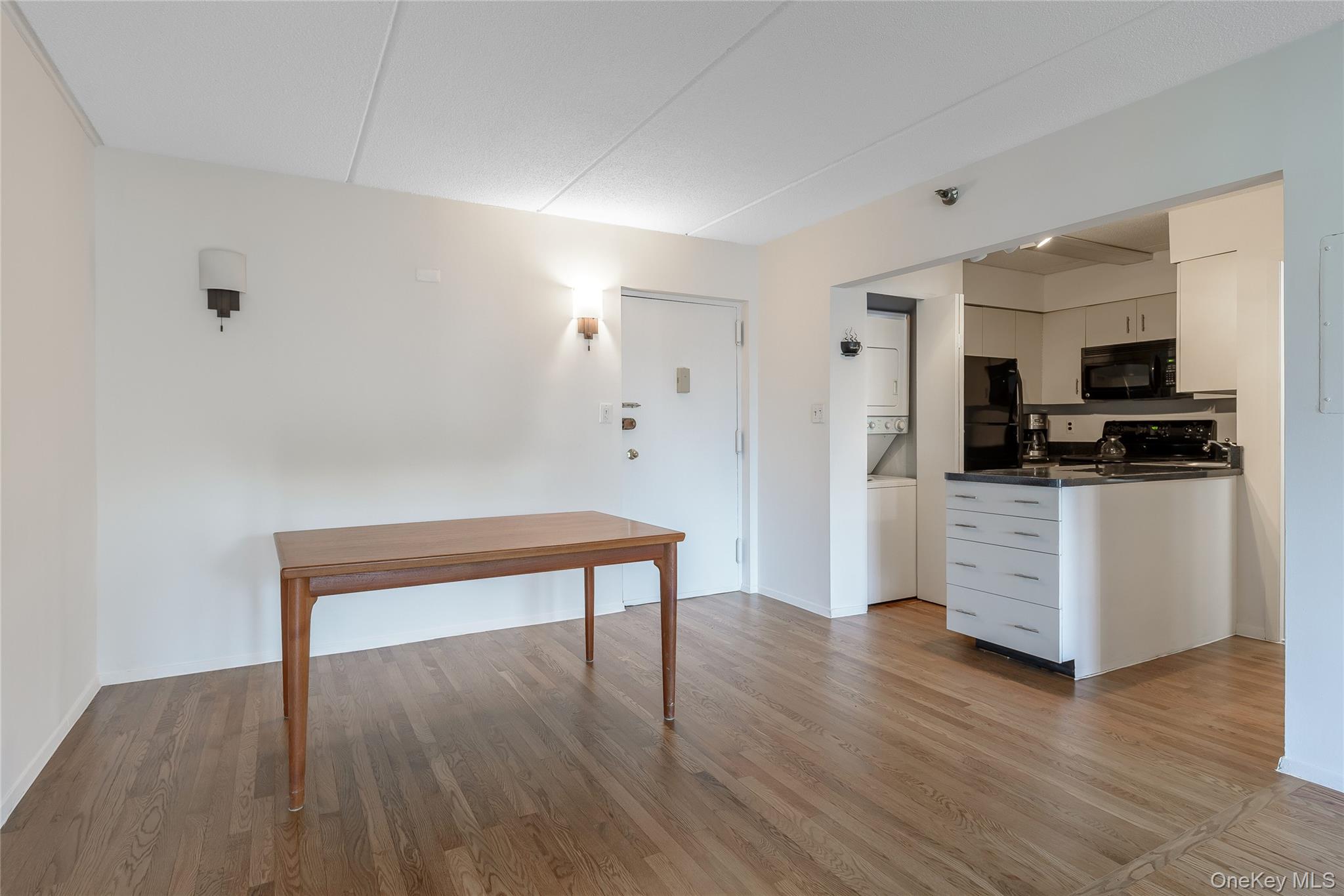 205 Mineola Boulevard Unit: 3G