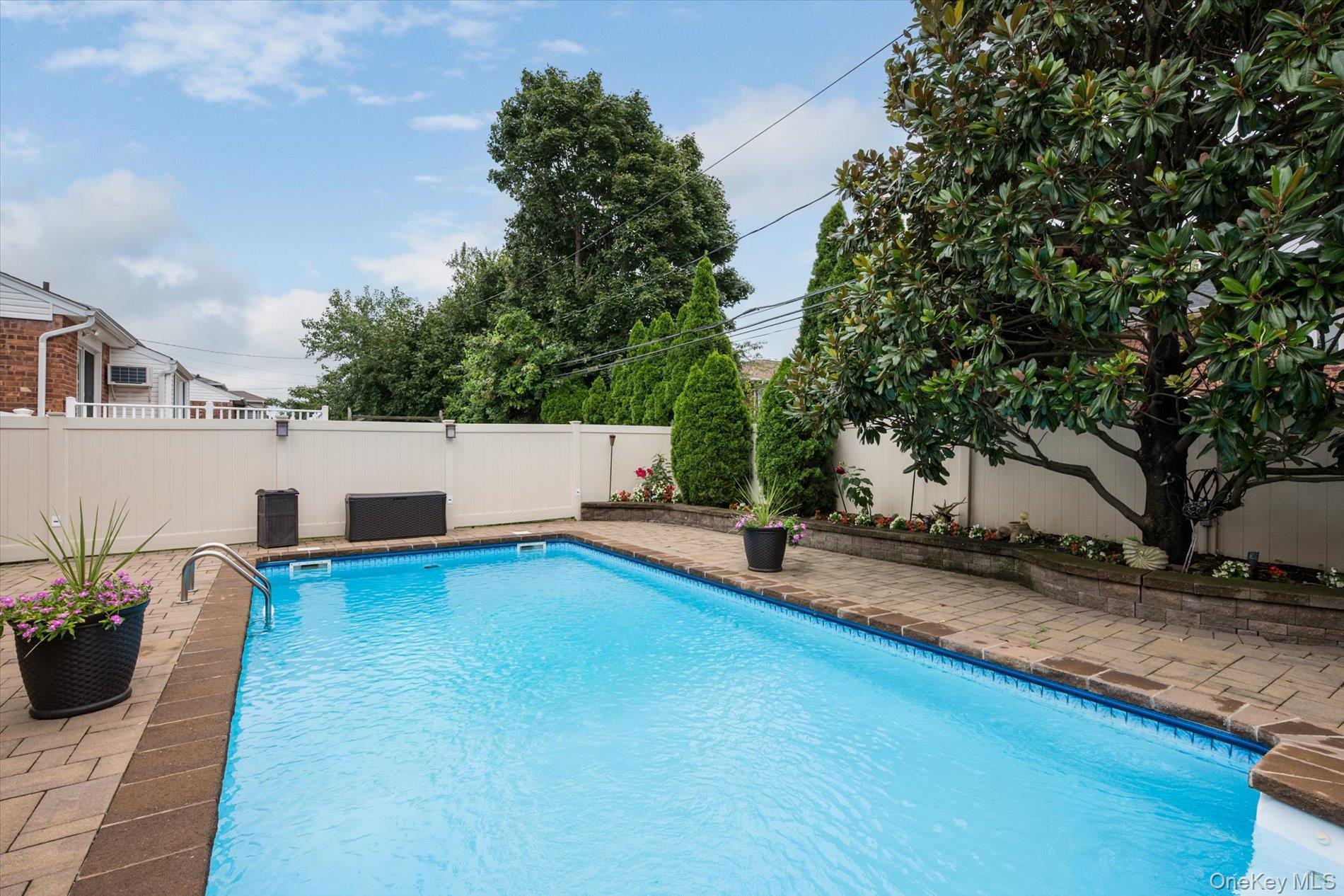 1118 Howard Drive