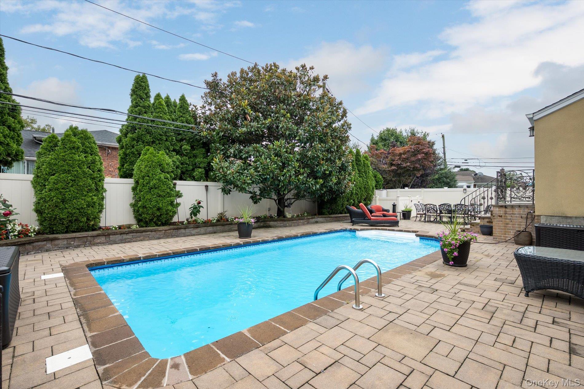 1118 Howard Drive