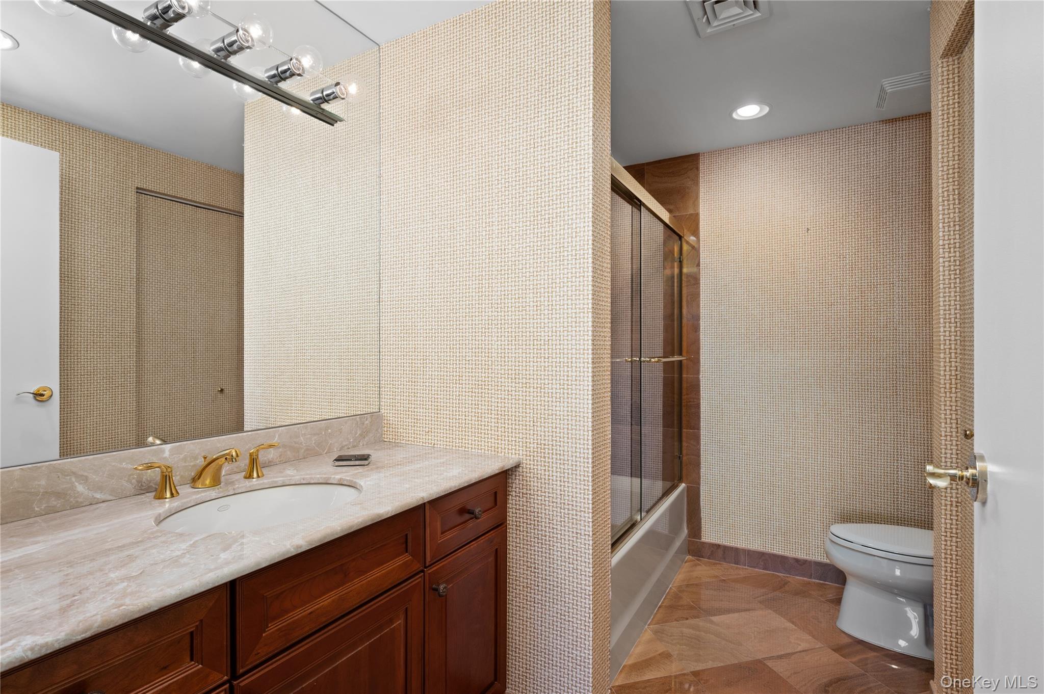 242 Maple Avenue Unit: 502