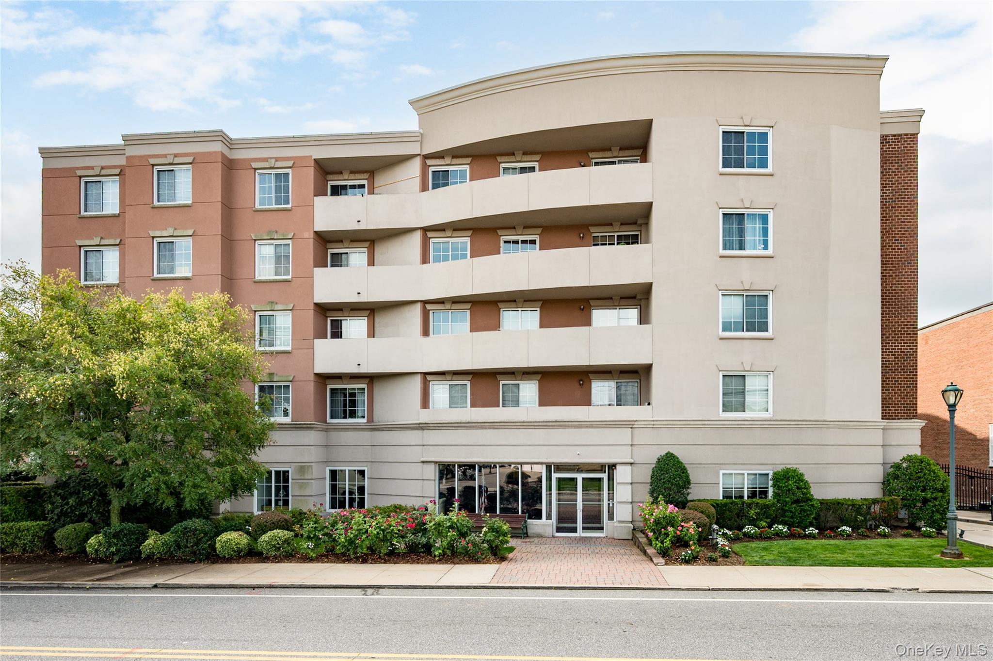 242 Maple Avenue Unit: 502