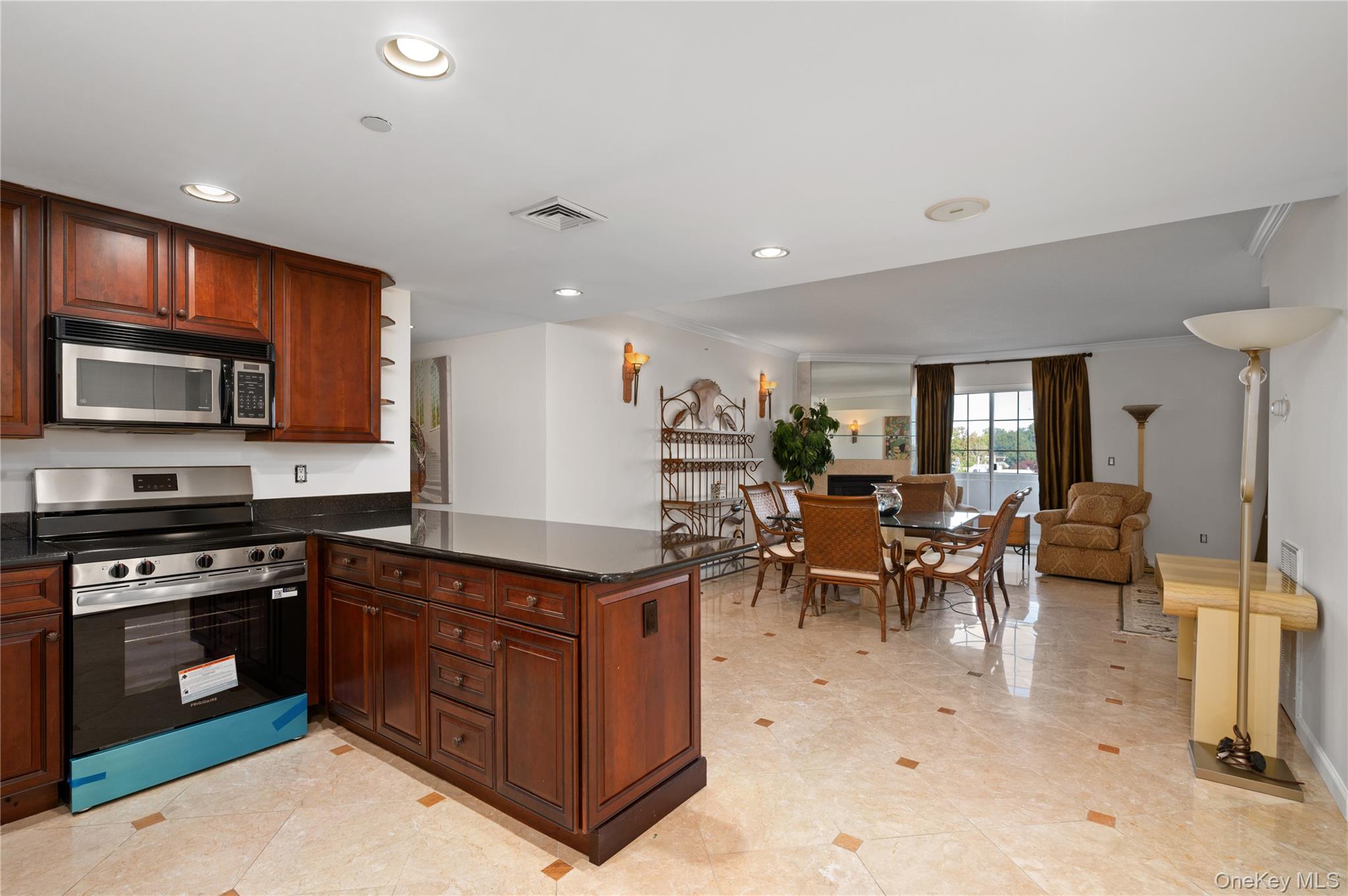 242 Maple Avenue Unit: 502
